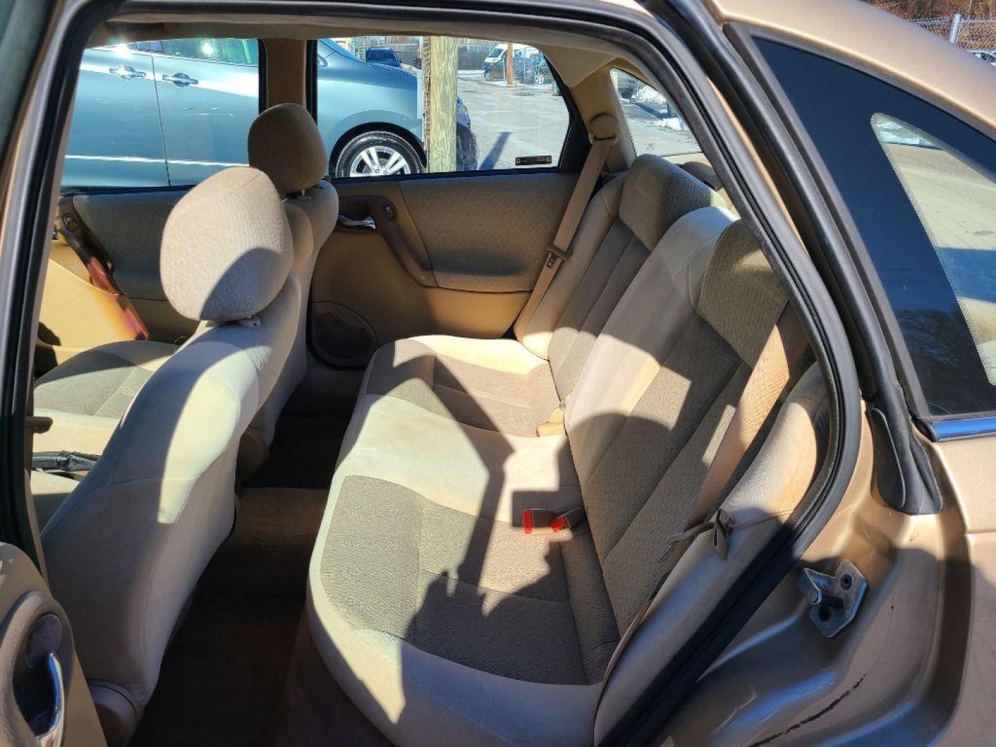 2002 GOLD SATURN L100 SEDAN (1G8JS54F72Y) with an 2.2L engine, Automatic transmission, located at 117 North Cameron Street, Harrisburg, PA, 17101, (717) 963-8962, 40.267021, -76.875351 - Photo#11