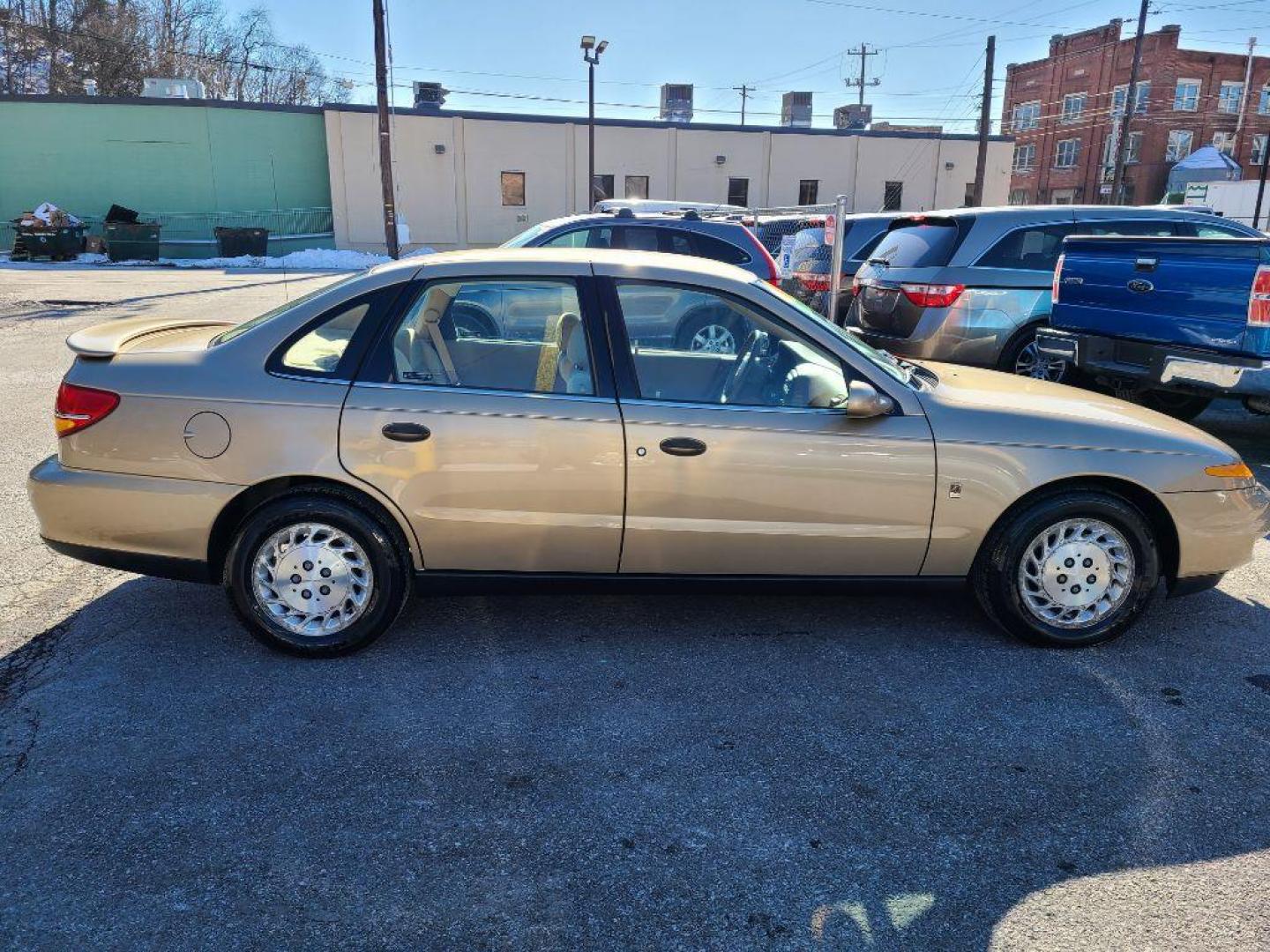 2002 GOLD SATURN L100 SEDAN (1G8JS54F72Y) with an 2.2L engine, Automatic transmission, located at 117 North Cameron Street, Harrisburg, PA, 17101, (717) 963-8962, 40.267021, -76.875351 - Photo#5