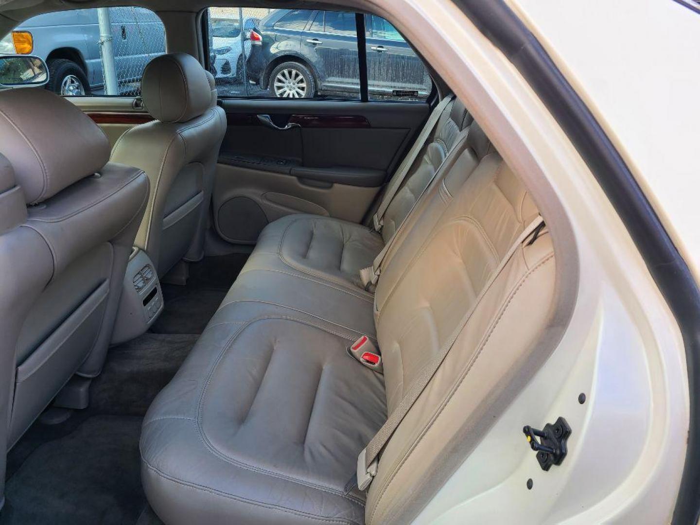 2003 WHITE CADILLAC DEVILLE SEDAN (1G6KD54Y63U) with an 4.6L engine, Automatic transmission, located at 117 North Cameron Street, Harrisburg, PA, 17101, (717) 963-8962, 40.267021, -76.875351 - WE FINANCE!!! Good Credit/ Bad Credit/ No Credit - ALL Trade-Ins Welcomed!!! ***Guaranteed Credit Approval*** APPLY ONLINE or CALL us TODAY ;) Internet Prices and Marketplace Prices are SPECIAL discounted ***CASH DEALS*** Retail Prices are higher. Please call us to discuss your cash and finan - Photo#11