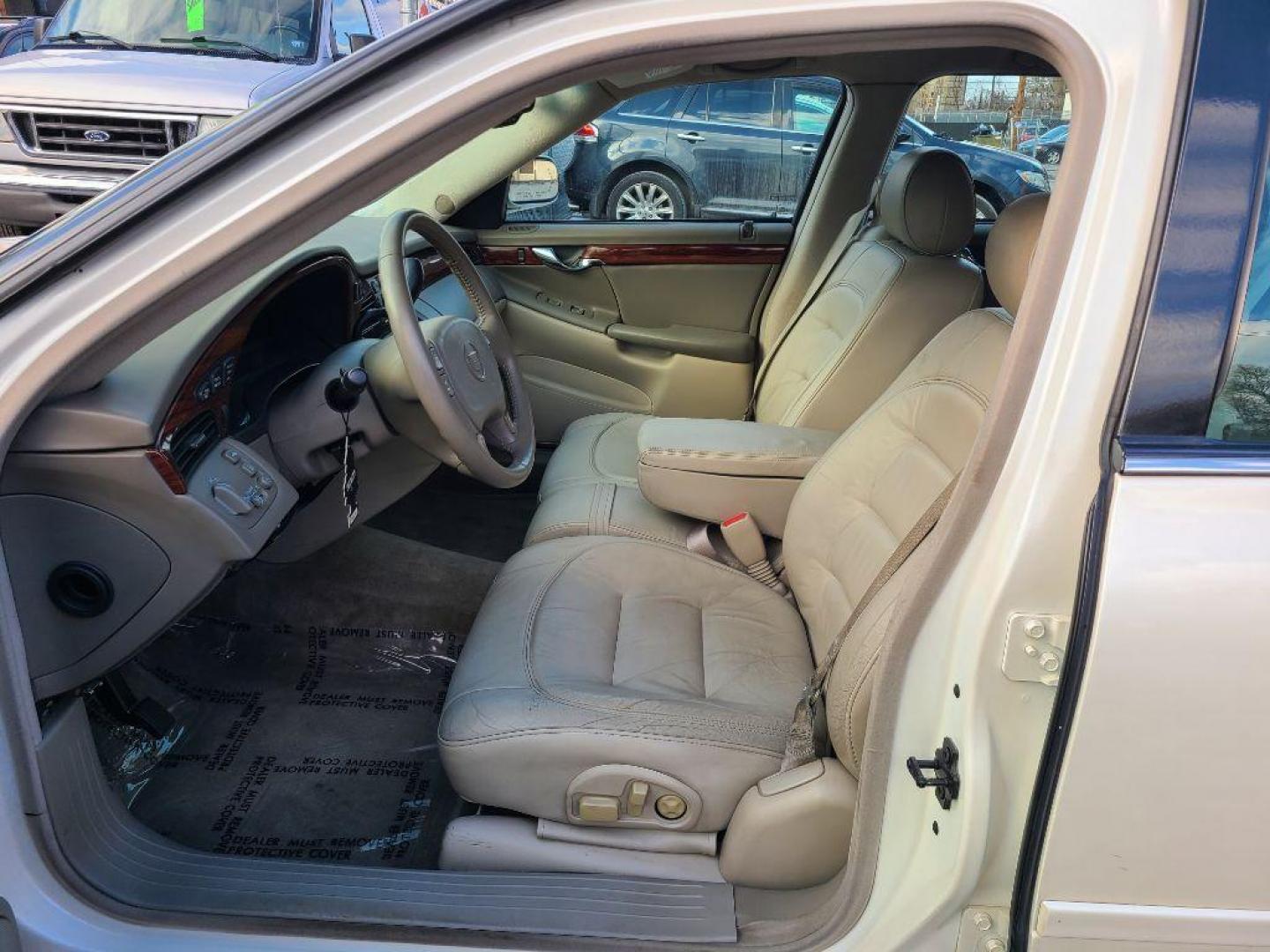 2003 WHITE CADILLAC DEVILLE SEDAN (1G6KD54Y63U) with an 4.6L engine, Automatic transmission, located at 117 North Cameron Street, Harrisburg, PA, 17101, (717) 963-8962, 40.267021, -76.875351 - WE FINANCE!!! Good Credit/ Bad Credit/ No Credit - ALL Trade-Ins Welcomed!!! ***Guaranteed Credit Approval*** APPLY ONLINE or CALL us TODAY ;) Internet Prices and Marketplace Prices are SPECIAL discounted ***CASH DEALS*** Retail Prices are higher. Please call us to discuss your cash and finan - Photo#12