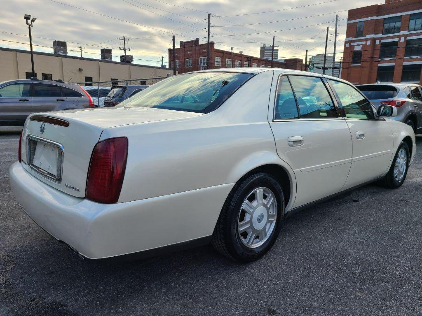 2003 WHITE CADILLAC DEVILLE SEDAN (1G6KD54Y63U) with an 4.6L engine, Automatic transmission, located at 117 North Cameron Street, Harrisburg, PA, 17101, (717) 963-8962, 40.267021, -76.875351 - WE FINANCE!!! Good Credit/ Bad Credit/ No Credit - ALL Trade-Ins Welcomed!!! ***Guaranteed Credit Approval*** APPLY ONLINE or CALL us TODAY ;) Internet Prices and Marketplace Prices are SPECIAL discounted ***CASH DEALS*** Retail Prices are higher. Please call us to discuss your cash and finan - Photo#4
