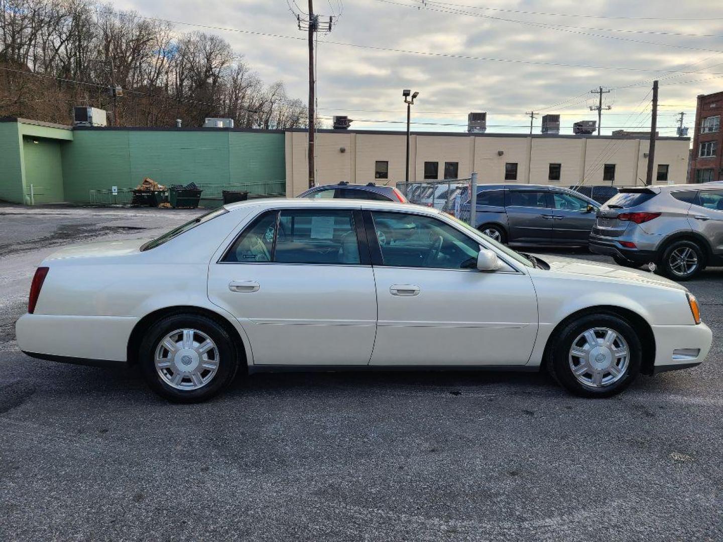 2003 WHITE CADILLAC DEVILLE SEDAN (1G6KD54Y63U) with an 4.6L engine, Automatic transmission, located at 117 North Cameron Street, Harrisburg, PA, 17101, (717) 963-8962, 40.267021, -76.875351 - WE FINANCE!!! Good Credit/ Bad Credit/ No Credit - ALL Trade-Ins Welcomed!!! ***Guaranteed Credit Approval*** APPLY ONLINE or CALL us TODAY ;) Internet Prices and Marketplace Prices are SPECIAL discounted ***CASH DEALS*** Retail Prices are higher. Please call us to discuss your cash and finan - Photo#5