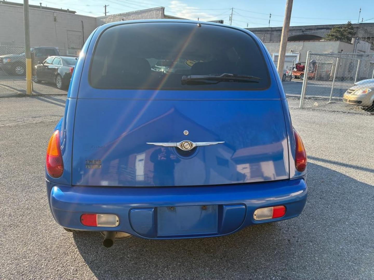 2003 BLUE CHRYSLER PT CRUISER LIMITED (3C8FY68B83T) with an 2.4L engine, Automatic transmission, located at 117 North Cameron Street, Harrisburg, PA, 17101, (717) 963-8962, 40.267021, -76.875351 - Photo#3
