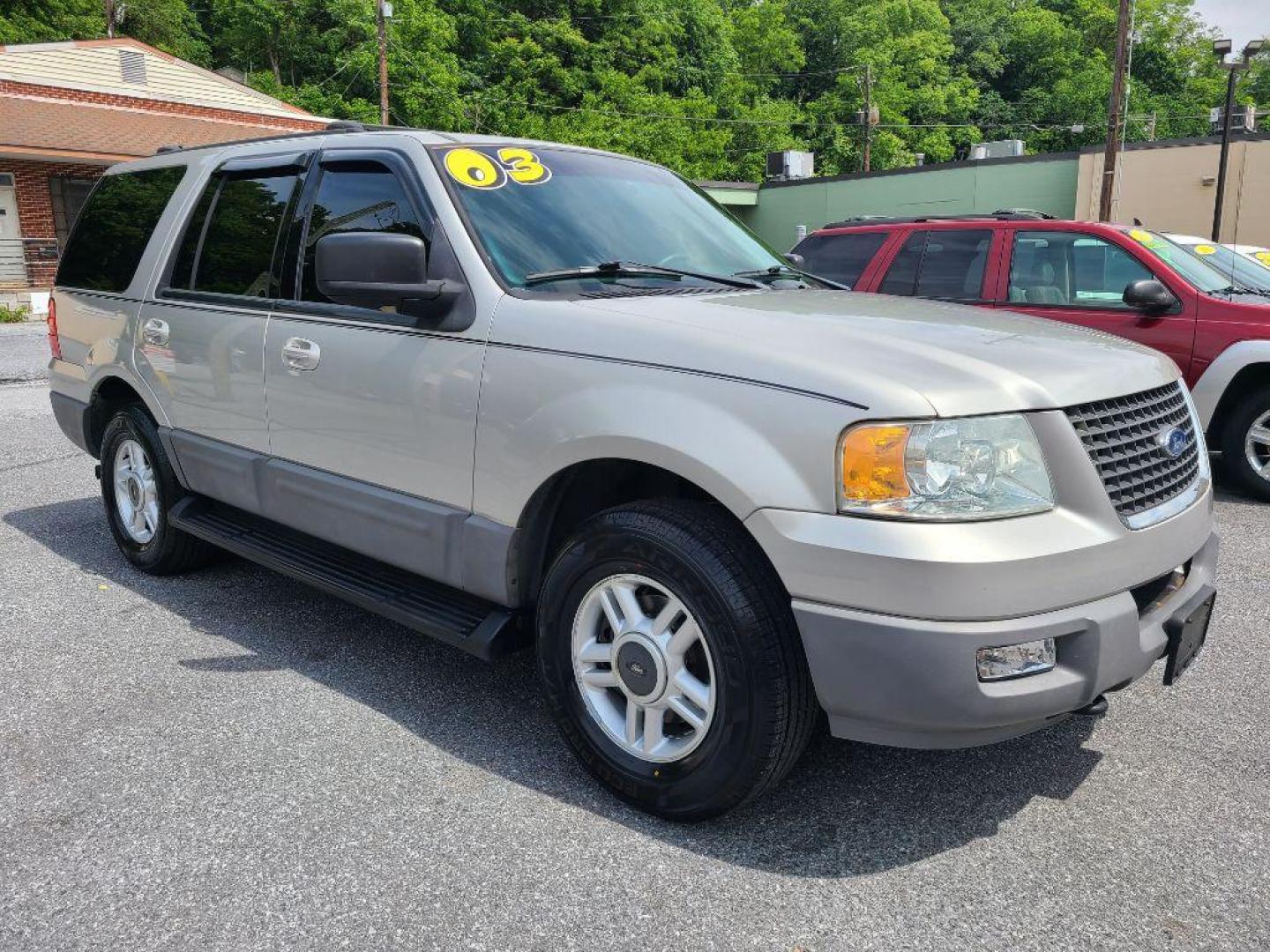 2003 SILVER FORD EXPEDITION XLT (1FMPU16L73L) with an 5.4L engine, Automatic transmission, located at 117 North Cameron Street, Harrisburg, PA, 17101, (717) 963-8962, 40.267021, -76.875351 - WE FINANCE!!! Good Credit/ Bad Credit/ No Credit - ALL Trade-Ins Welcomed!!! ***Guaranteed Credit Approval*** APPLY ONLINE or CALL us TODAY ;) Internet Prices and Marketplace Prices are SPECIAL discounted ***CASH DEALS*** Retail Prices are higher. Please call us to discuss your cash and finan - Photo#6
