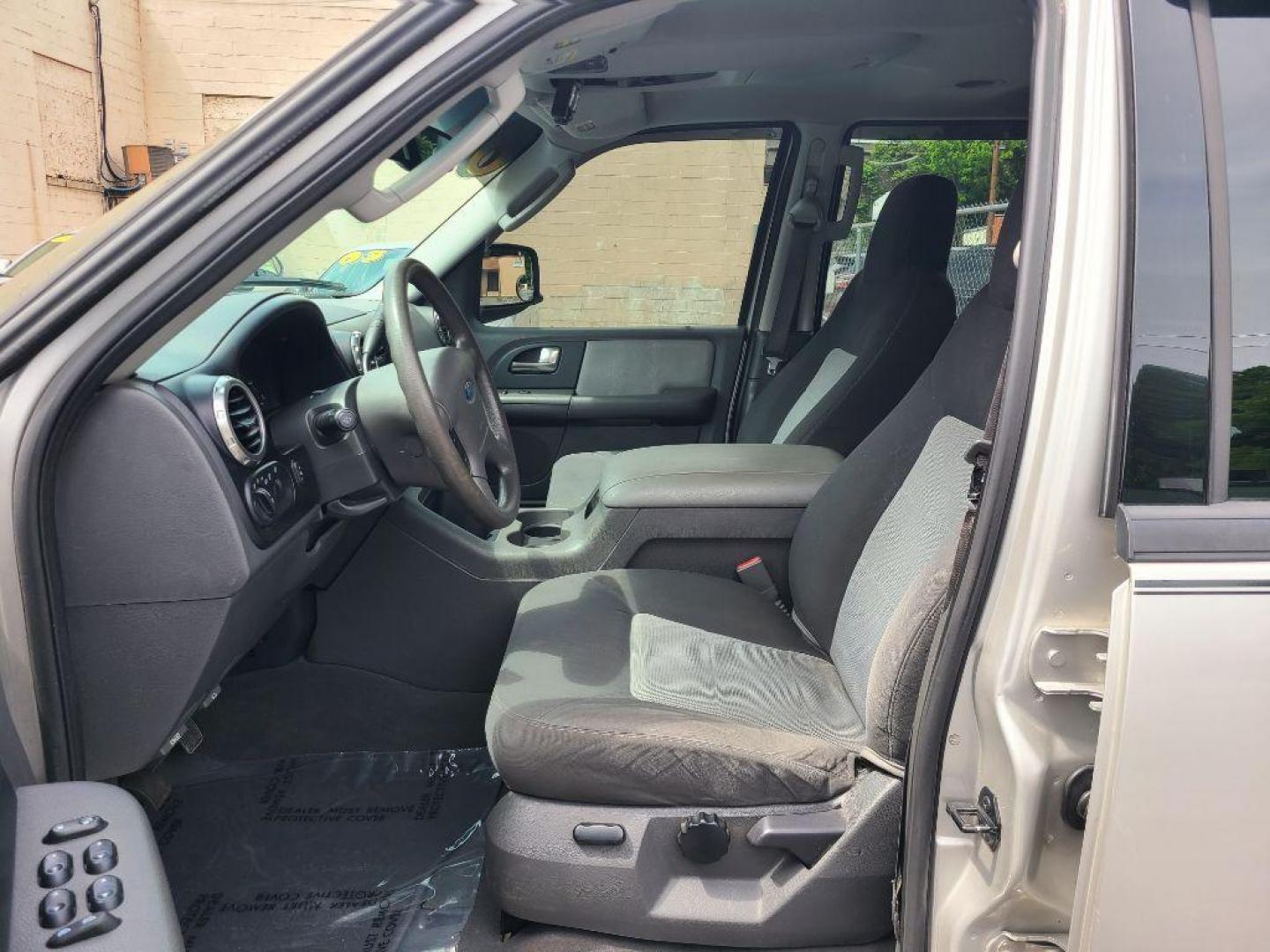 2003 SILVER FORD EXPEDITION XLT (1FMPU16L73L) with an 5.4L engine, Automatic transmission, located at 117 North Cameron Street, Harrisburg, PA, 17101, (717) 963-8962, 40.267021, -76.875351 - WE FINANCE!!! Good Credit/ Bad Credit/ No Credit - ALL Trade-Ins Welcomed!!! ***Guaranteed Credit Approval*** APPLY ONLINE or CALL us TODAY ;) Internet Prices and Marketplace Prices are SPECIAL discounted ***CASH DEALS*** Retail Prices are higher. Please call us to discuss your cash and finan - Photo#12