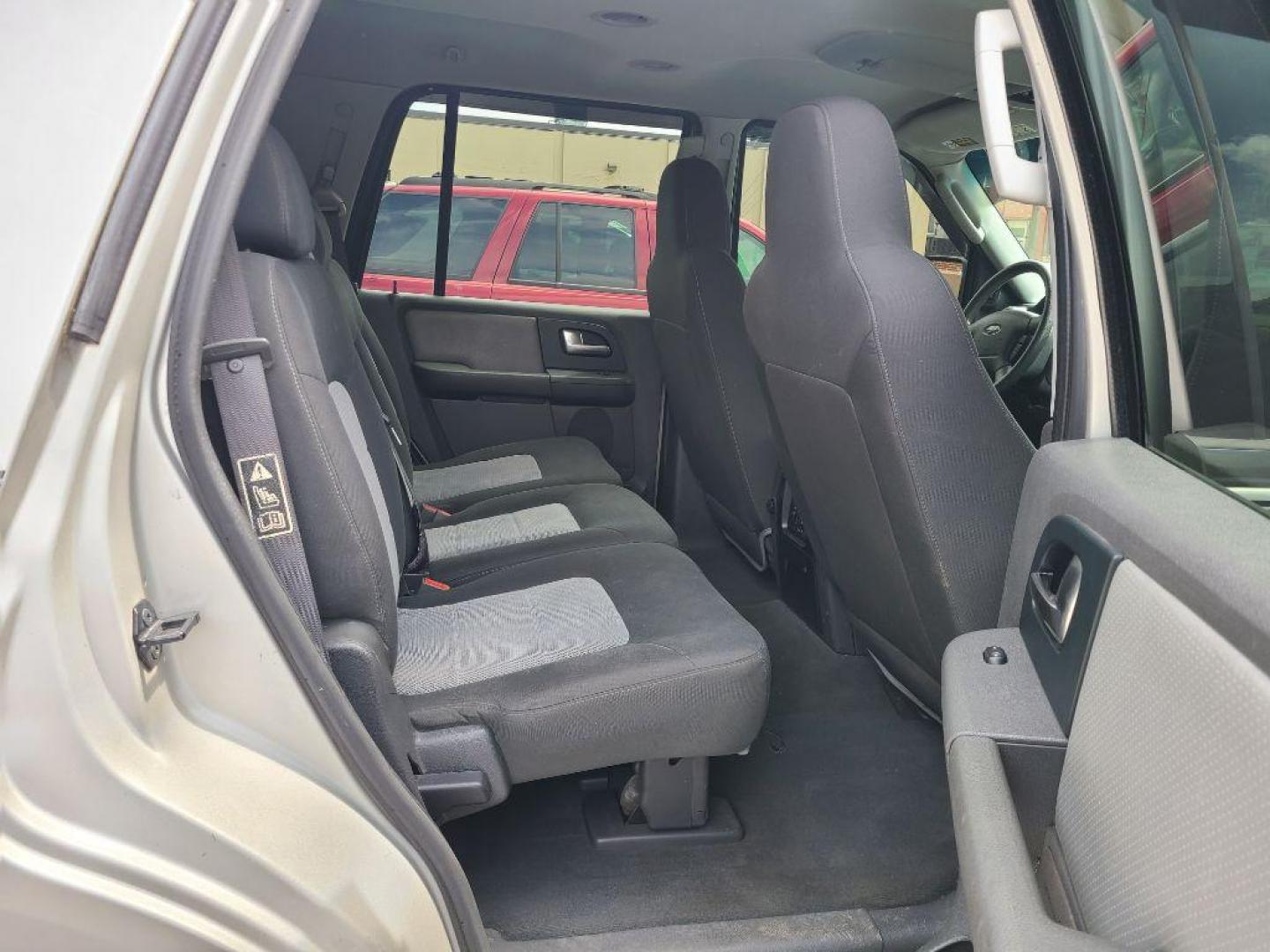 2003 SILVER FORD EXPEDITION XLT (1FMPU16L73L) with an 5.4L engine, Automatic transmission, located at 117 North Cameron Street, Harrisburg, PA, 17101, (717) 963-8962, 40.267021, -76.875351 - WE FINANCE!!! Good Credit/ Bad Credit/ No Credit - ALL Trade-Ins Welcomed!!! ***Guaranteed Credit Approval*** APPLY ONLINE or CALL us TODAY ;) Internet Prices and Marketplace Prices are SPECIAL discounted ***CASH DEALS*** Retail Prices are higher. Please call us to discuss your cash and finan - Photo#13