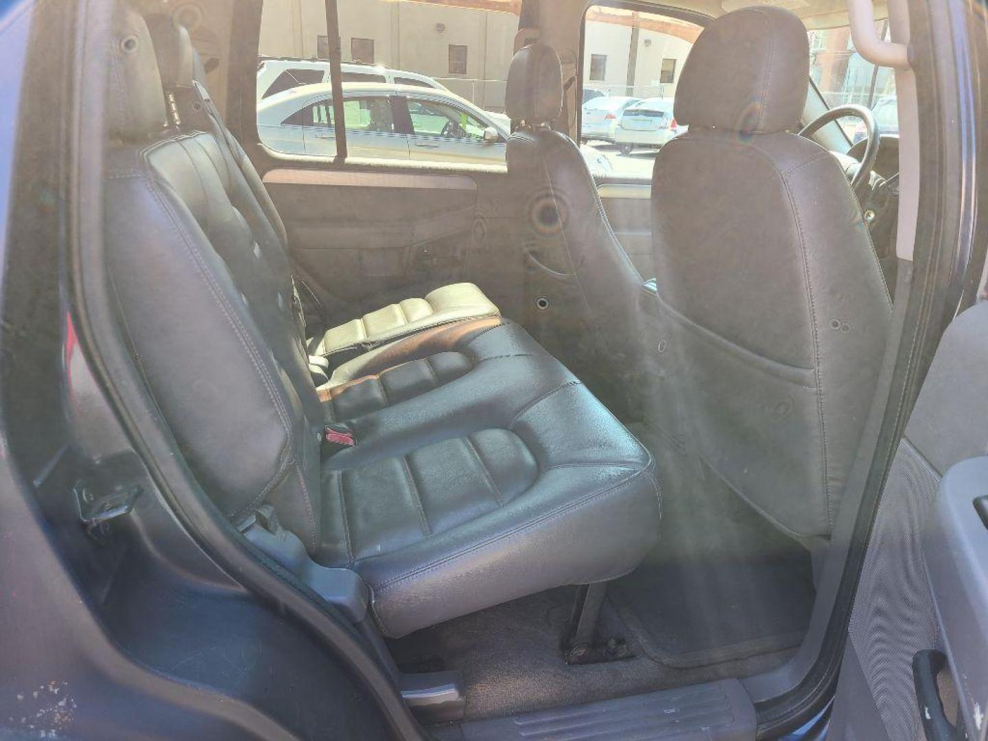 2003 BLUE FORD EXPLORER XLT (1FMZU73KX3U) with an 4.0L engine, Automatic transmission, located at 117 North Cameron Street, Harrisburg, PA, 17101, (717) 963-8962, 40.267021, -76.875351 - Photo#11
