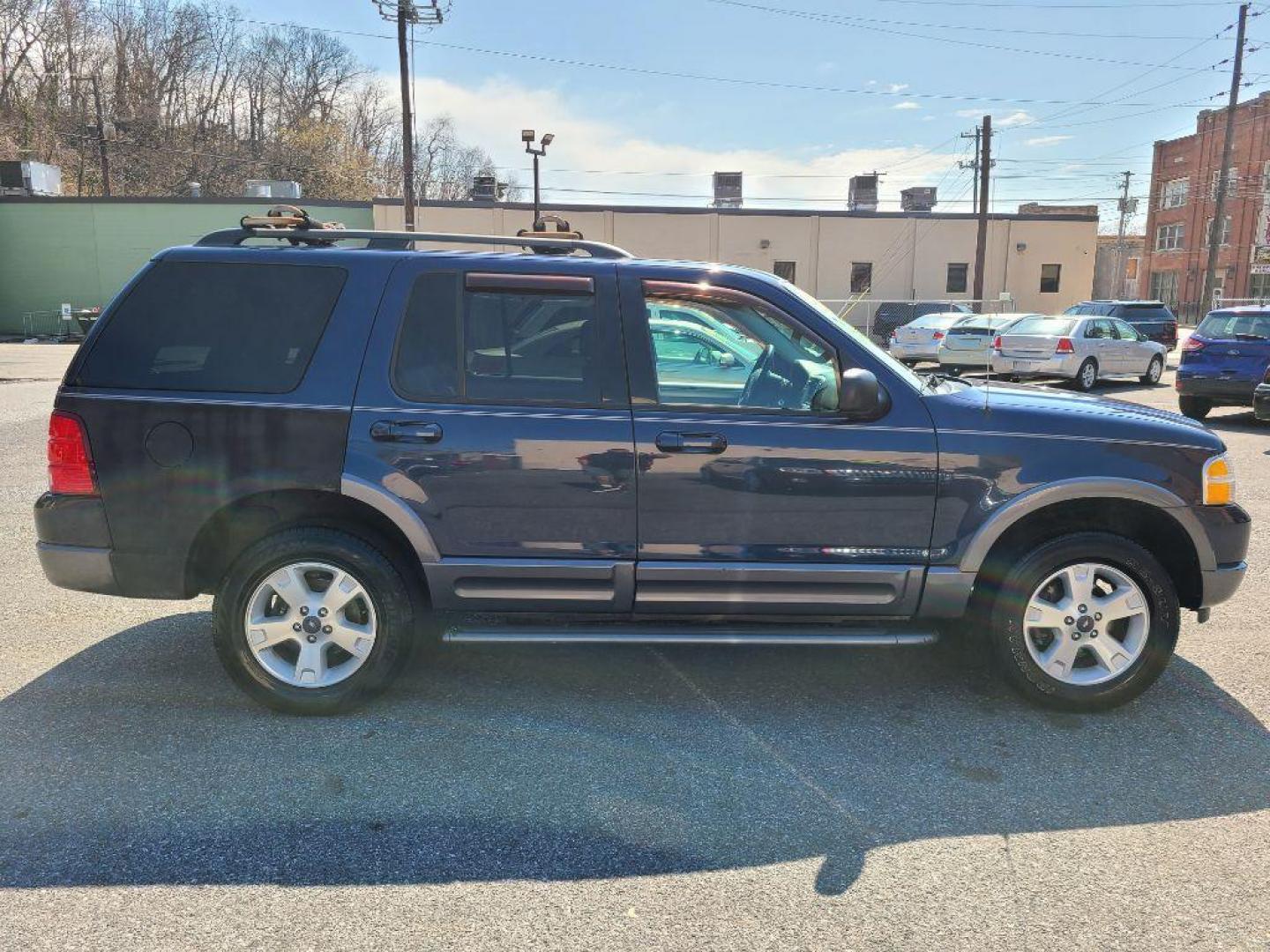 2003 BLUE FORD EXPLORER XLT (1FMZU73KX3U) with an 4.0L engine, Automatic transmission, located at 117 North Cameron Street, Harrisburg, PA, 17101, (717) 963-8962, 40.267021, -76.875351 - Photo#5
