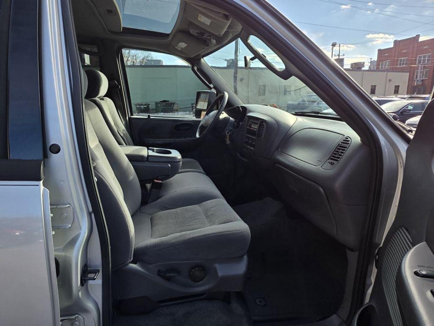 2003 SILVER FORD F150 SUPERCREW (1FTRW08L33K) with an 5.4L engine, Automatic transmission, located at 117 North Cameron Street, Harrisburg, PA, 17101, (717) 963-8962, 40.267021, -76.875351 - WE FINANCE!!! Good Credit/ Bad Credit/ No Credit - ALL Trade-Ins Welcomed!!! ***Guaranteed Credit Approval*** APPLY ONLINE or CALL us TODAY ;) Please call us to discuss your cash and financing options. - Photo#8