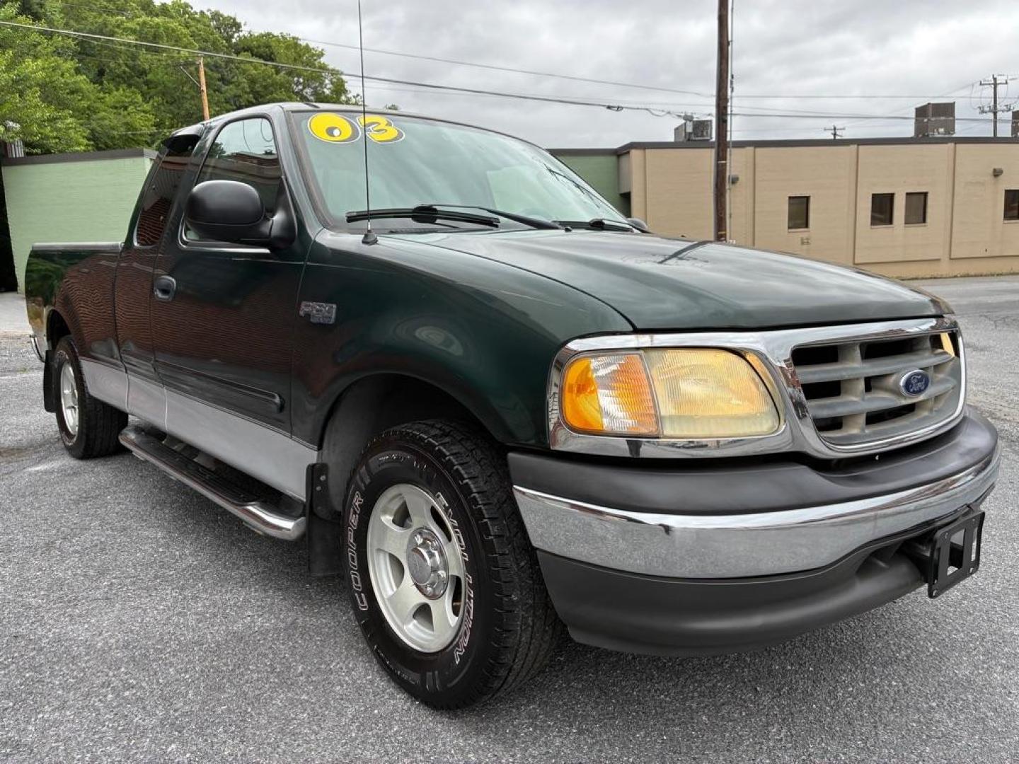 2003 GREEN FORD F150 (1FTRX17243N) with an 4.2L engine, Automatic transmission, located at 117 North Cameron Street, Harrisburg, PA, 17101, (717) 963-8962, 40.267021, -76.875351 - WE FINANCE!!! MOST vehicles are available for financing. Good Credit/ Challenged Credit/ No Credit - ALL Trade-Ins Welcomed!!! APPLY ONLINE or CALL us TODAY Please call us to discuss your cash and/or financing options. Thanks for checking our inventory! We're here to help.- Photo#6