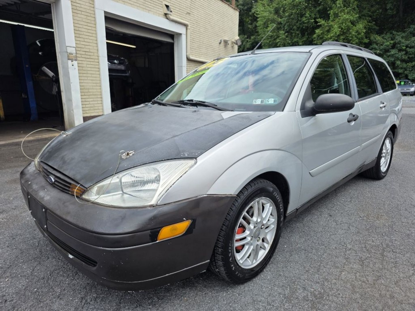 2003 SILVER FORD FOCUS SE (1FAFP36313W) with an 2.0L engine, Automatic transmission, located at 117 North Cameron Street, Harrisburg, PA, 17101, (717) 963-8962, 40.267021, -76.875351 - $1700 CASH DEAL, RUNS AND DRIVES, COLD A/C. TRADE IN SPECIAL. NOT INSPECTED AS-IS- Photo#0