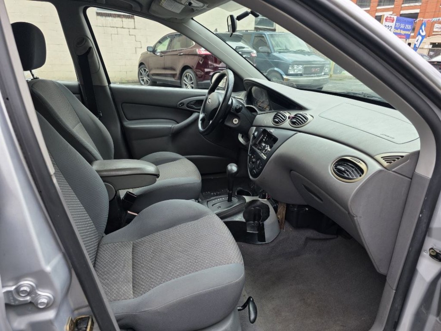 2003 SILVER FORD FOCUS SE (1FAFP36313W) with an 2.0L engine, Automatic transmission, located at 117 North Cameron Street, Harrisburg, PA, 17101, (717) 963-8962, 40.267021, -76.875351 - $1700 CASH DEAL, RUNS AND DRIVES, COLD A/C. TRADE IN SPECIAL. NOT INSPECTED AS-IS- Photo#8