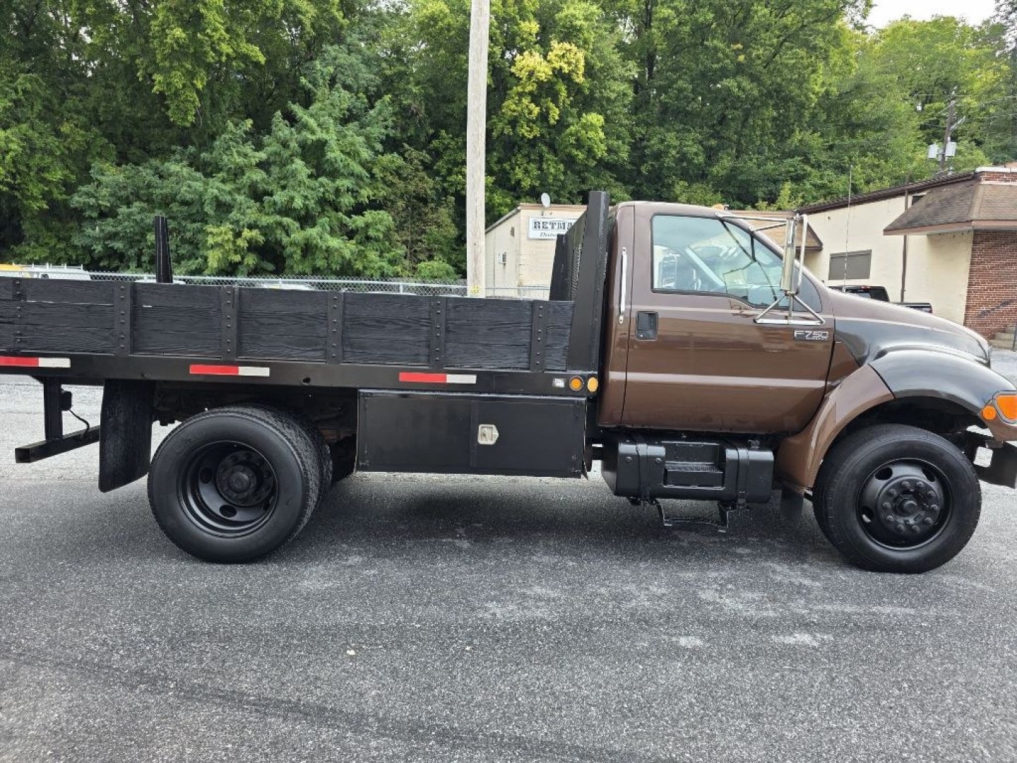 2003 BROWN FORD Super Duty F750 Super Duty F750 (3FDNF75233M) , Automatic transmission, located at 131 N Cameron st, Harrisburg, PA, 17101, (717) 561-2926, 40.267086, -76.875374 - CASH DEAL $8,995 Anti-Lock Brakes Auxiliary Pwr Outlet Cruise Control Cylinders (6) Intermittent Wipers Motor Fuel Type (Diesel) Power Brakes Power Steering Rear View Mirror Seat Trim (Leather) Tilt Steering Wheel Transmission (Automatic Transmission) Turbocharger Wheels F- Photo#6