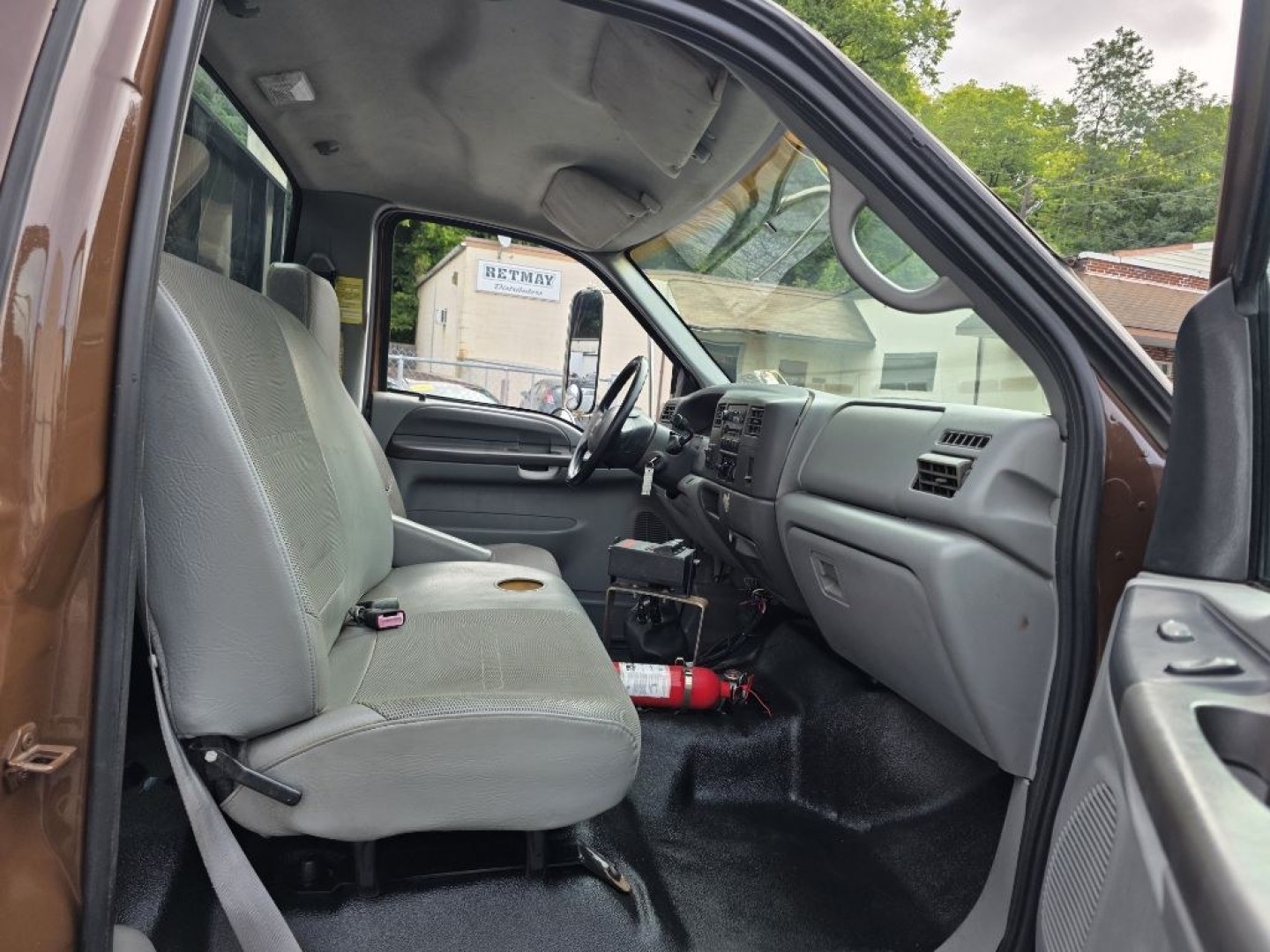 2003 BROWN FORD Super Duty F750 Super Duty F750 (3FDNF75233M) , Automatic transmission, located at 131 N Cameron st, Harrisburg, PA, 17101, (717) 561-2926, 40.267086, -76.875374 - CASH DEAL $8,995 Anti-Lock Brakes Auxiliary Pwr Outlet Cruise Control Cylinders (6) Intermittent Wipers Motor Fuel Type (Diesel) Power Brakes Power Steering Rear View Mirror Seat Trim (Leather) Tilt Steering Wheel Transmission (Automatic Transmission) Turbocharger Wheels F- Photo#10