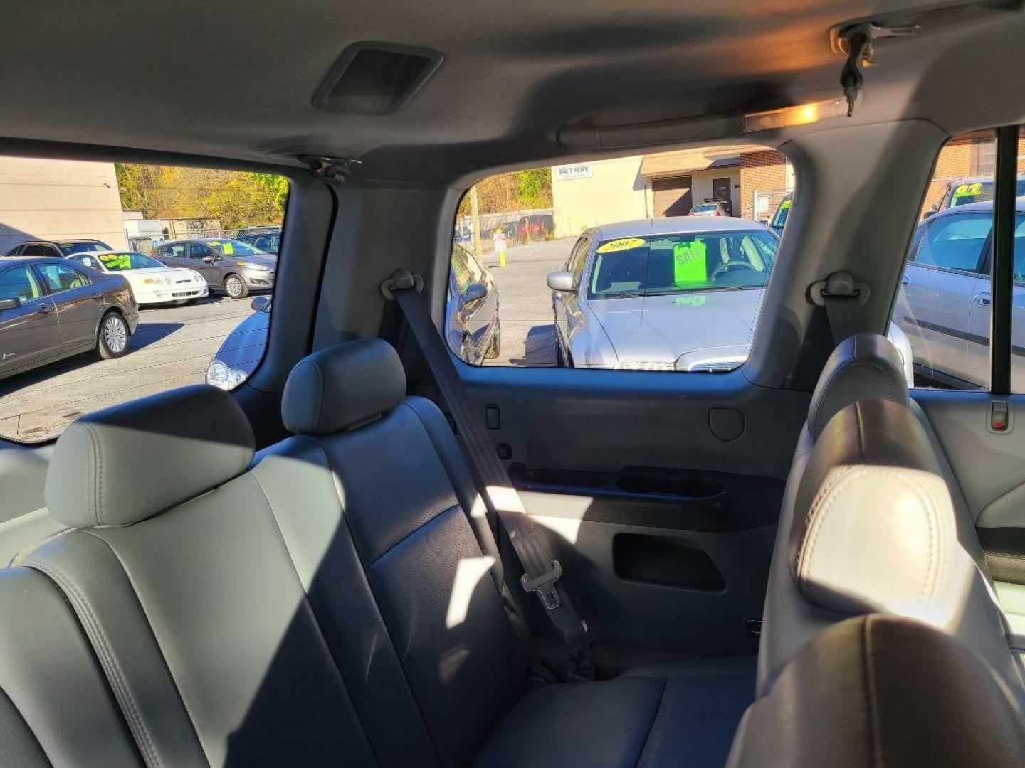 2003 SILVER HONDA PILOT EXL (2HKYF18673H) with an 3.5L engine, Automatic transmission, located at 117 North Cameron Street, Harrisburg, PA, 17101, (717) 963-8962, 40.267021, -76.875351 - WE FINANCE!!! Good Credit/ Bad Credit/ No Credit - ALL Trade-Ins Welcomed!!! ***Guaranteed Credit Approval*** APPLY ONLINE or CALL us TODAY ;) Internet Prices and Marketplace Prices are SPECIAL discounted ***CASH DEALS*** Retail Prices are higher. Please call us to discuss your cash and finan - Photo#10