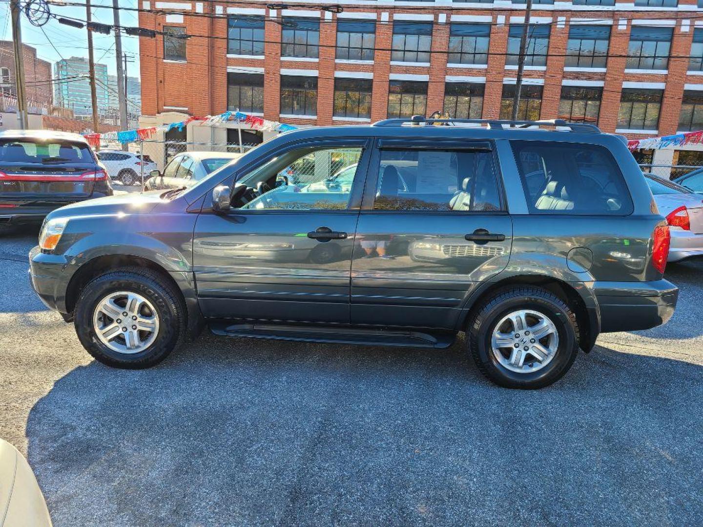 2003 SILVER HONDA PILOT EXL (2HKYF18673H) with an 3.5L engine, Automatic transmission, located at 117 North Cameron Street, Harrisburg, PA, 17101, (717) 963-8962, 40.267021, -76.875351 - WE FINANCE!!! Good Credit/ Bad Credit/ No Credit - ALL Trade-Ins Welcomed!!! ***Guaranteed Credit Approval*** APPLY ONLINE or CALL us TODAY ;) Internet Prices and Marketplace Prices are SPECIAL discounted ***CASH DEALS*** Retail Prices are higher. Please call us to discuss your cash and finan - Photo#1