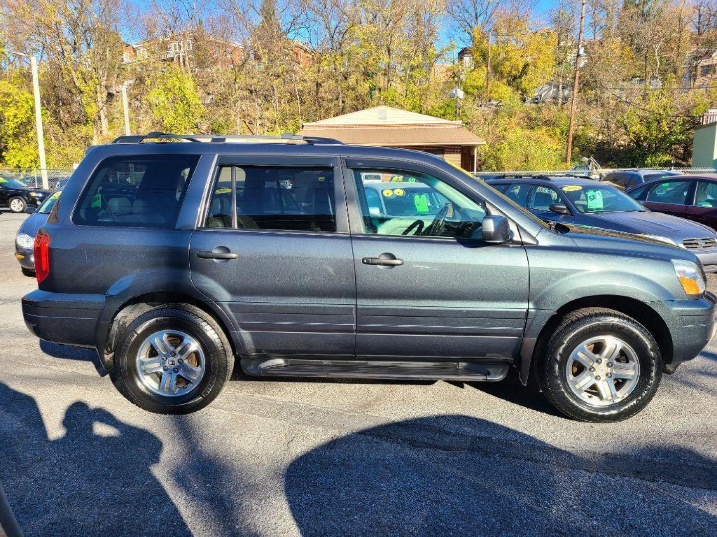 2003 SILVER HONDA PILOT EXL (2HKYF18673H) with an 3.5L engine, Automatic transmission, located at 117 North Cameron Street, Harrisburg, PA, 17101, (717) 963-8962, 40.267021, -76.875351 - WE FINANCE!!! Good Credit/ Bad Credit/ No Credit - ALL Trade-Ins Welcomed!!! ***Guaranteed Credit Approval*** APPLY ONLINE or CALL us TODAY ;) Internet Prices and Marketplace Prices are SPECIAL discounted ***CASH DEALS*** Retail Prices are higher. Please call us to discuss your cash and finan - Photo#6