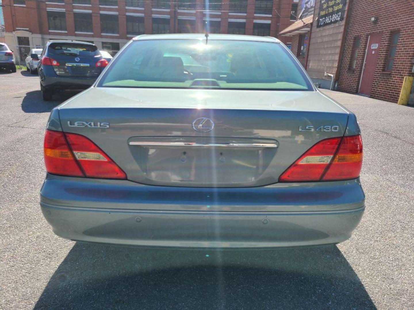 2003 GRAY LEXUS LS 430 (JTHBN30F230) with an 4.3L engine, Automatic transmission, located at 117 North Cameron Street, Harrisburg, PA, 17101, (717) 963-8962, 40.267021, -76.875351 - WE FINANCE!!! Good Credit/ Bad Credit/ No Credit - ALL Trade-Ins Welcomed!!! ***Guaranteed Credit Approval*** APPLY ONLINE or CALL us TODAY ;) Internet Prices and Marketplace Prices are SPECIAL discounted ***CASH DEALS*** Retail Prices are higher. Please call us to discuss your cash and finan - Photo#3
