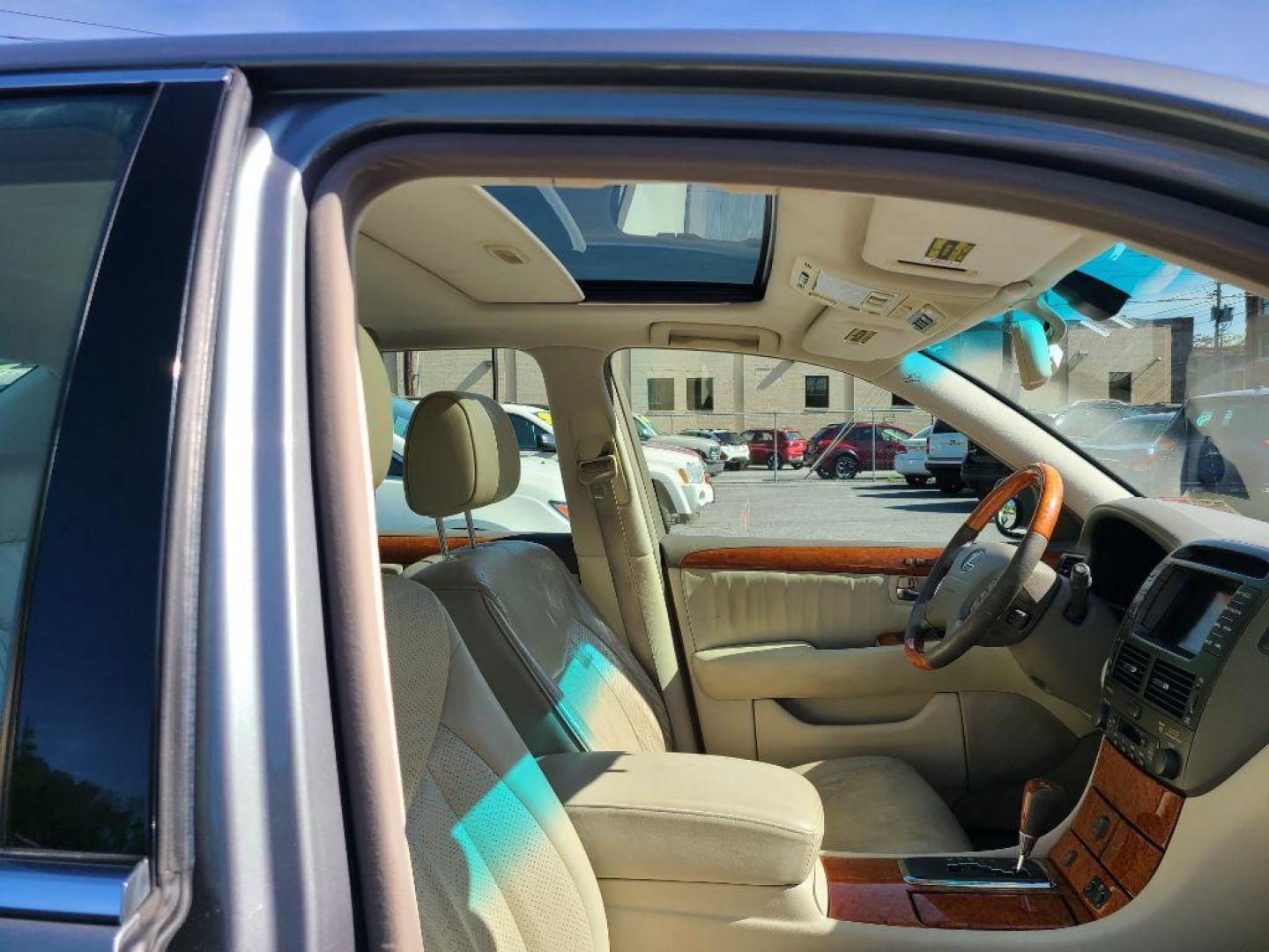 2003 GRAY LEXUS LS 430 (JTHBN30F230) with an 4.3L engine, Automatic transmission, located at 117 North Cameron Street, Harrisburg, PA, 17101, (717) 963-8962, 40.267021, -76.875351 - WE FINANCE!!! Good Credit/ Bad Credit/ No Credit - ALL Trade-Ins Welcomed!!! ***Guaranteed Credit Approval*** APPLY ONLINE or CALL us TODAY ;) Internet Prices and Marketplace Prices are SPECIAL discounted ***CASH DEALS*** Retail Prices are higher. Please call us to discuss your cash and finan - Photo#10