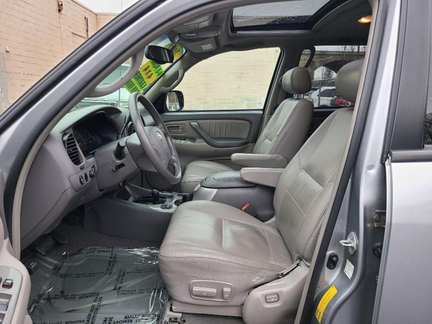 2003 SILVER TOYOTA SEQUOIA LIMITED (5TDBT48A03S) with an 4.7L engine, Automatic transmission, located at 117 North Cameron Street, Harrisburg, PA, 17101, (717) 963-8962, 40.267021, -76.875351 - WE FINANCE!!! Good Credit/ Bad Credit/ No Credit - ALL Trade-Ins Welcomed!!! ***Guaranteed Credit Approval*** APPLY ONLINE or CALL us TODAY ;) Internet Prices and Marketplace Prices are SPECIAL discounted ***CASH DEALS*** Retail Prices are higher. Please call us to discuss your cash and finan - Photo#17