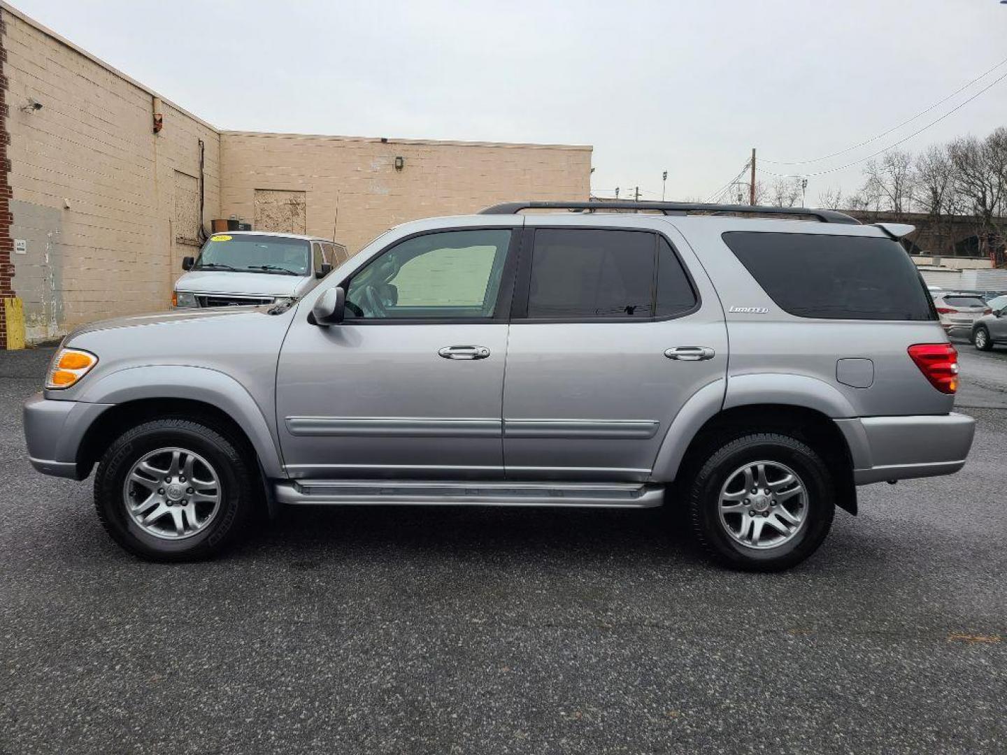 2003 SILVER TOYOTA SEQUOIA LIMITED (5TDBT48A03S) with an 4.7L engine, Automatic transmission, located at 117 North Cameron Street, Harrisburg, PA, 17101, (717) 963-8962, 40.267021, -76.875351 - WE FINANCE!!! Good Credit/ Bad Credit/ No Credit - ALL Trade-Ins Welcomed!!! ***Guaranteed Credit Approval*** APPLY ONLINE or CALL us TODAY ;) Internet Prices and Marketplace Prices are SPECIAL discounted ***CASH DEALS*** Retail Prices are higher. Please call us to discuss your cash and finan - Photo#1