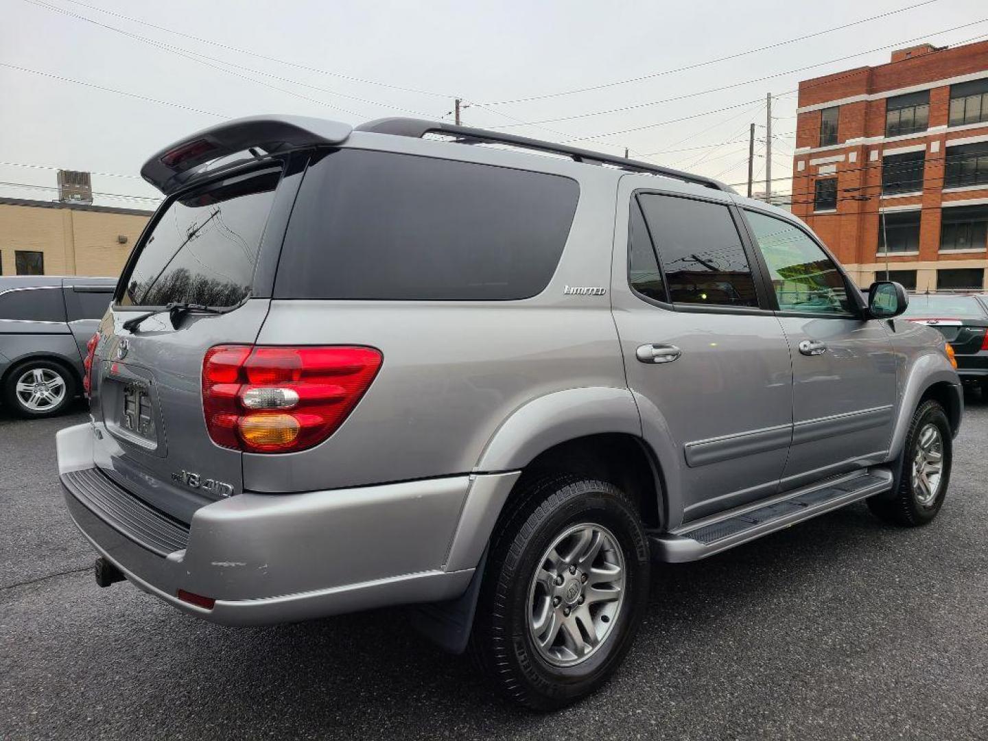 2003 SILVER TOYOTA SEQUOIA LIMITED (5TDBT48A03S) with an 4.7L engine, Automatic transmission, located at 117 North Cameron Street, Harrisburg, PA, 17101, (717) 963-8962, 40.267021, -76.875351 - WE FINANCE!!! Good Credit/ Bad Credit/ No Credit - ALL Trade-Ins Welcomed!!! ***Guaranteed Credit Approval*** APPLY ONLINE or CALL us TODAY ;) Internet Prices and Marketplace Prices are SPECIAL discounted ***CASH DEALS*** Retail Prices are higher. Please call us to discuss your cash and finan - Photo#4
