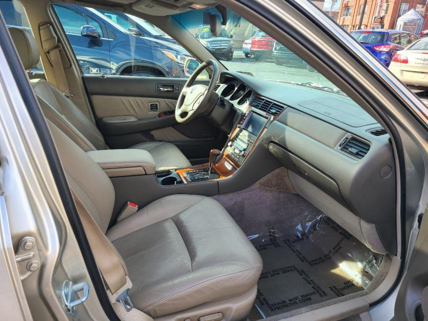 2004 GOLD ACURA 3.5RL SEDAN W/NAV (JH4KA96694C) with an 3.5L engine, Automatic transmission, located at 117 North Cameron Street, Harrisburg, PA, 17101, (717) 963-8962, 40.267021, -76.875351 - Photo#18