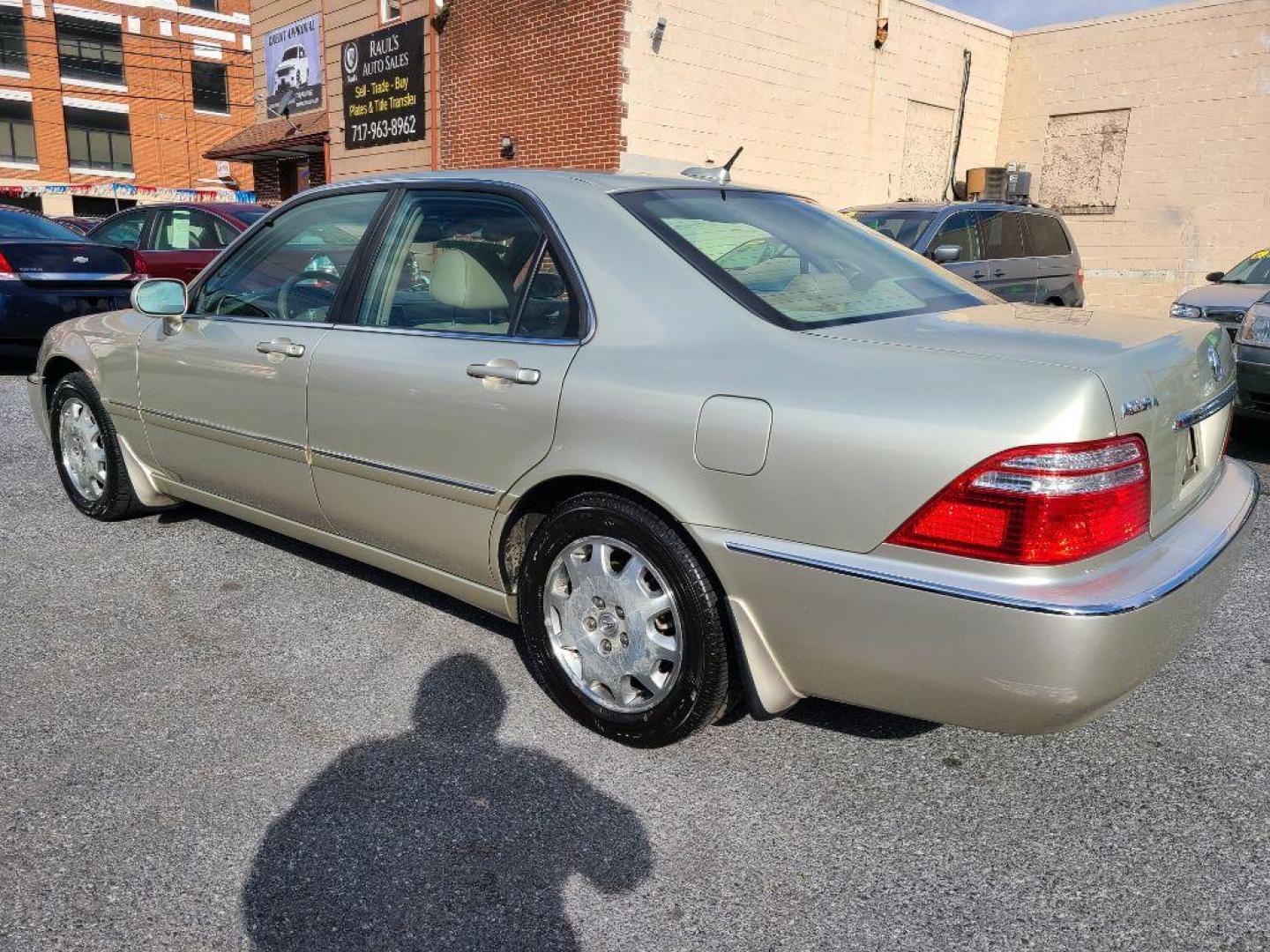 2004 GOLD ACURA 3.5RL SEDAN W/NAV (JH4KA96694C) with an 3.5L engine, Automatic transmission, located at 117 North Cameron Street, Harrisburg, PA, 17101, (717) 963-8962, 40.267021, -76.875351 - Photo#2