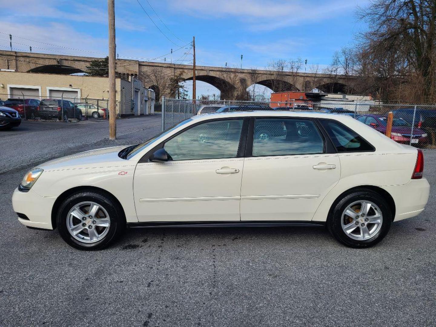 2004 WHITE CHEVROLET MALIBU MAXX LS (1G1ZT64864F) with an 3.5L engine, Automatic transmission, located at 117 North Cameron Street, Harrisburg, PA, 17101, (717) 963-8962, 40.267021, -76.875351 - WE FINANCE!!! Good Credit/ Bad Credit/ No Credit - ALL Trade-Ins Welcomed!!! ***Guaranteed Credit Approval*** APPLY ONLINE or CALL us TODAY ;) Internet Prices and Marketplace Prices are SPECIAL discounted ***CASH DEALS*** Retail Prices are higher. Please call us to discuss your cash and finan - Photo#1