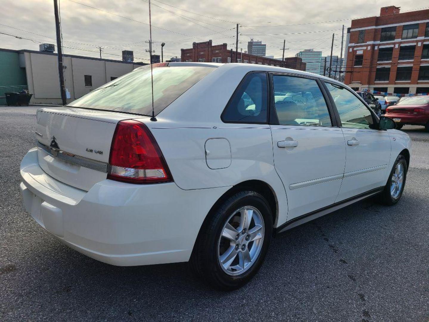 2004 WHITE CHEVROLET MALIBU MAXX LS (1G1ZT64864F) with an 3.5L engine, Automatic transmission, located at 117 North Cameron Street, Harrisburg, PA, 17101, (717) 963-8962, 40.267021, -76.875351 - WE FINANCE!!! Good Credit/ Bad Credit/ No Credit - ALL Trade-Ins Welcomed!!! ***Guaranteed Credit Approval*** APPLY ONLINE or CALL us TODAY ;) Internet Prices and Marketplace Prices are SPECIAL discounted ***CASH DEALS*** Retail Prices are higher. Please call us to discuss your cash and finan - Photo#4