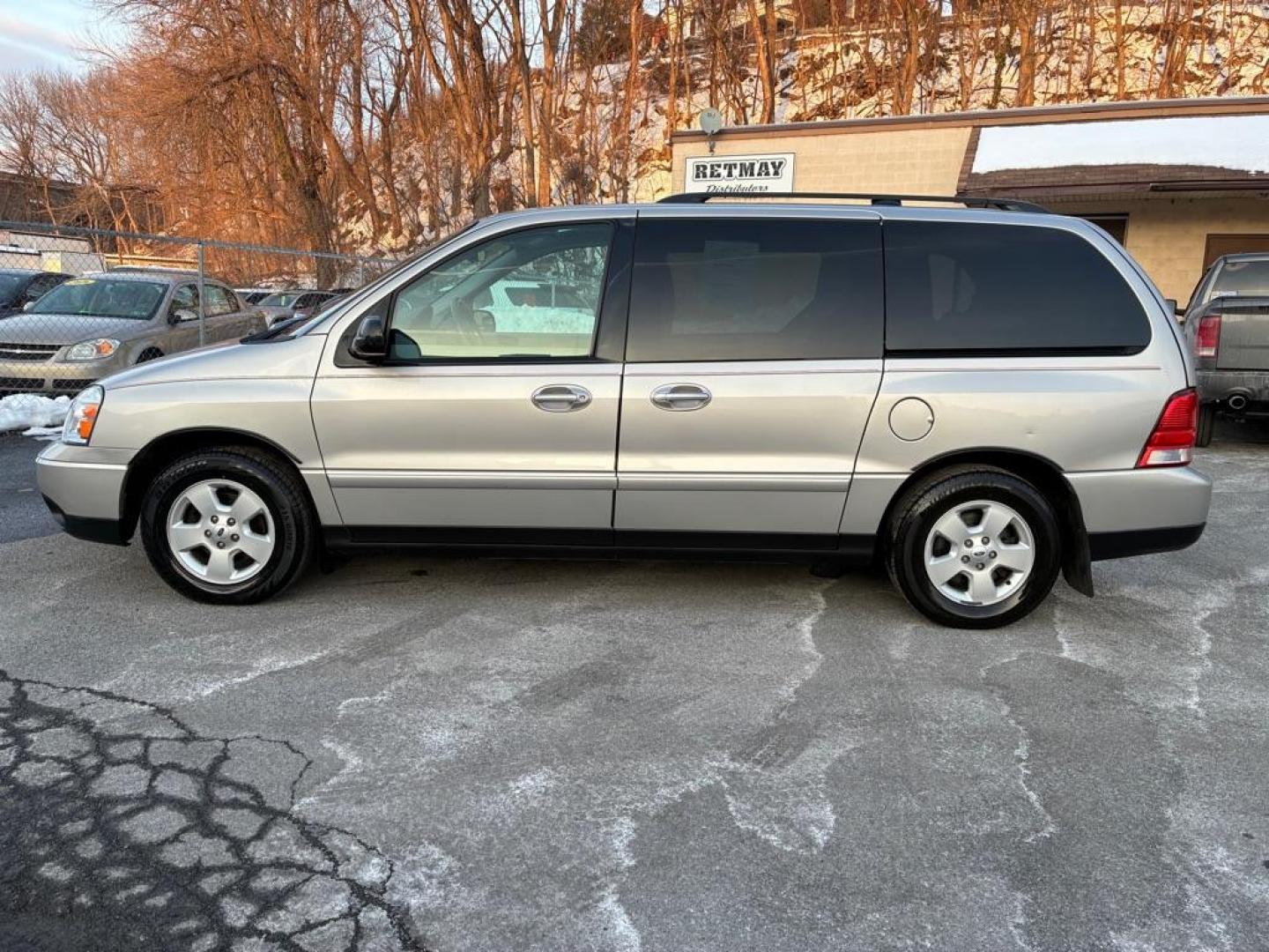 2004 SILVER FORD FREESTAR SES (2FMZA57614B) with an 3.9L engine, Automatic transmission, located at 117 North Cameron Street, Harrisburg, PA, 17101, (717) 963-8962, 40.267021, -76.875351 - WE FINANCE!!! Good Credit/ Challenged Credit/ No Credit - ALL Trade-Ins Welcomed!!! APPLY ONLINE or CALL us TODAY ;) Please call us to discuss your cash and/or financing options. - Photo#1