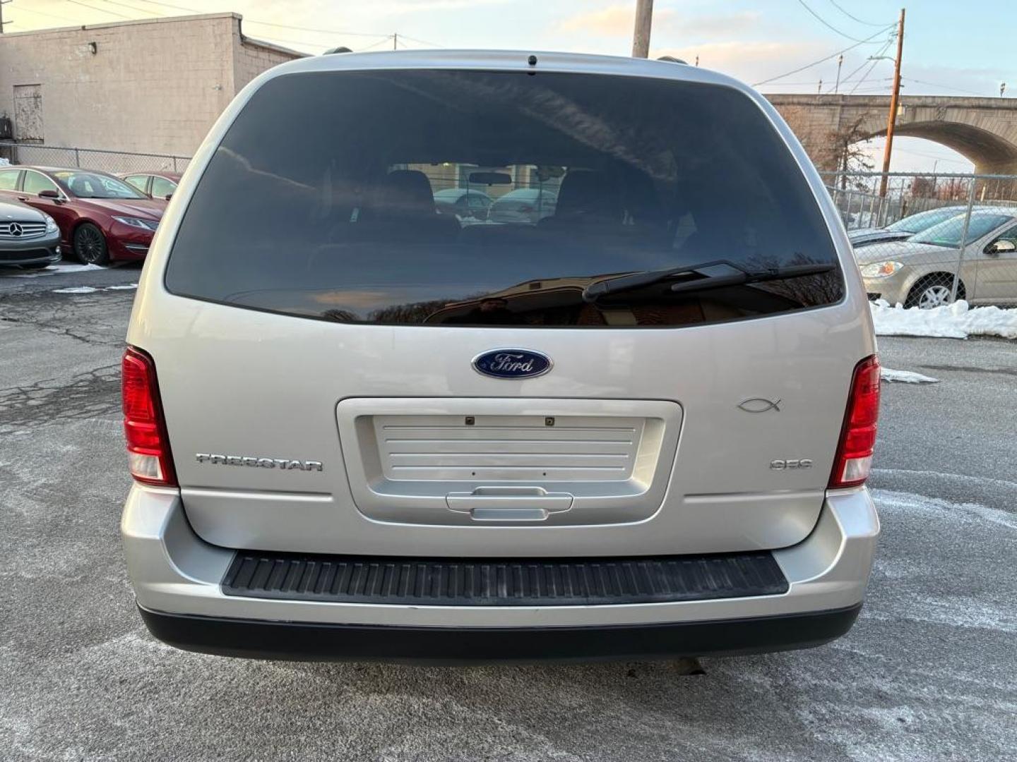 2004 SILVER FORD FREESTAR SES (2FMZA57614B) with an 3.9L engine, Automatic transmission, located at 117 North Cameron Street, Harrisburg, PA, 17101, (717) 963-8962, 40.267021, -76.875351 - WE FINANCE!!! Good Credit/ Challenged Credit/ No Credit - ALL Trade-Ins Welcomed!!! APPLY ONLINE or CALL us TODAY ;) Please call us to discuss your cash and/or financing options. - Photo#3