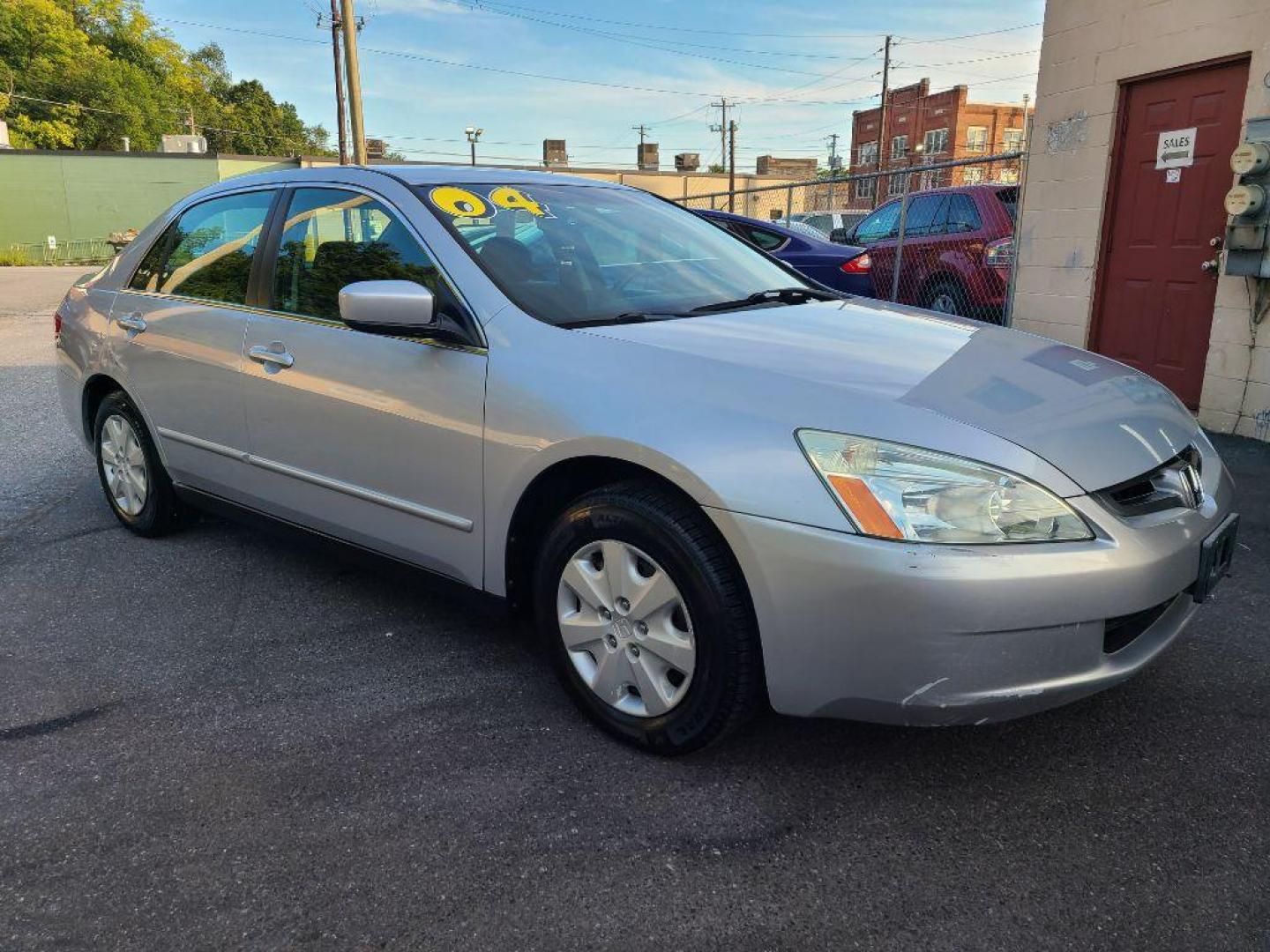 2004 SILVER HONDA ACCORD LX (1HGCM56304A) with an 2.4L engine, Automatic transmission, located at 117 North Cameron Street, Harrisburg, PA, 17101, (717) 963-8962, 40.267021, -76.875351 - WE FINANCE!!! Good Credit/ Bad Credit/ No Credit - ALL Trade-Ins Welcomed!!! ***Guaranteed Credit Approval*** APPLY ONLINE or CALL us TODAY ;) Internet Prices and Marketplace Prices are SPECIAL discounted ***CASH DEALS*** Retail Prices are higher. Please call us to discuss your cash and finan - Photo#6