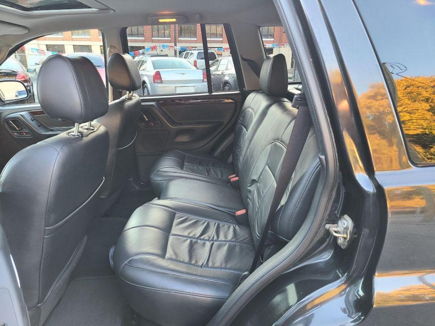 2004 BLACK JEEP GRAND CHEROKEE LIMITED (1J4GW58NX4C) with an 4.7L engine, Automatic transmission, located at 117 North Cameron Street, Harrisburg, PA, 17101, (717) 963-8962, 40.267021, -76.875351 - WE FINANCE!!! Good Credit/ Bad Credit/ No Credit - ALL Trade-Ins Welcomed!!! ***Guaranteed Credit Approval*** APPLY ONLINE or CALL us TODAY ;) Internet Prices and Marketplace Prices are SPECIAL discounted ***CASH DEALS*** Retail Prices are higher. Please call us to discuss your cash and finan - Photo#13