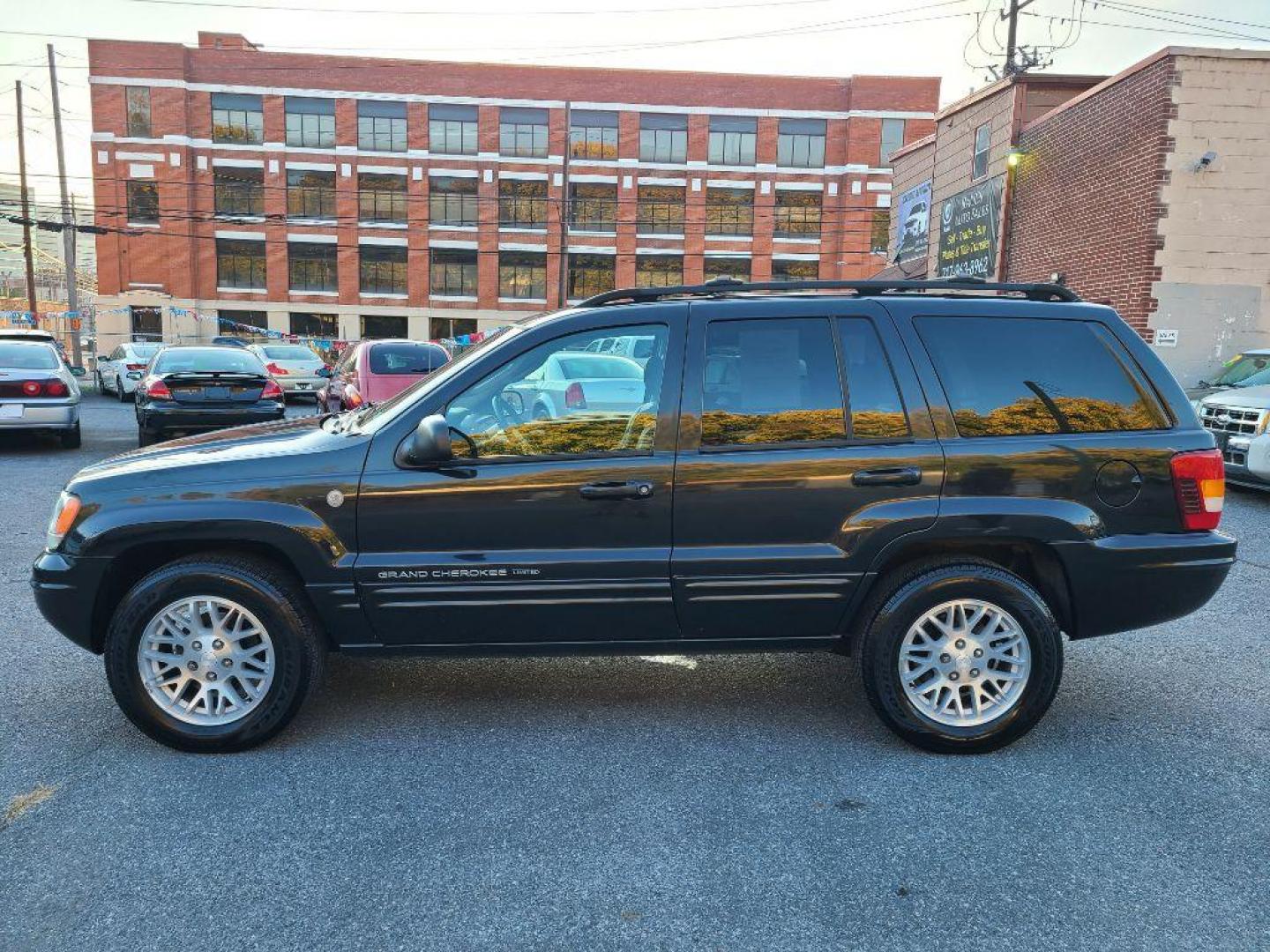 2004 BLACK JEEP GRAND CHEROKEE LIMITED (1J4GW58NX4C) with an 4.7L engine, Automatic transmission, located at 117 North Cameron Street, Harrisburg, PA, 17101, (717) 963-8962, 40.267021, -76.875351 - WE FINANCE!!! Good Credit/ Bad Credit/ No Credit - ALL Trade-Ins Welcomed!!! ***Guaranteed Credit Approval*** APPLY ONLINE or CALL us TODAY ;) Internet Prices and Marketplace Prices are SPECIAL discounted ***CASH DEALS*** Retail Prices are higher. Please call us to discuss your cash and finan - Photo#1