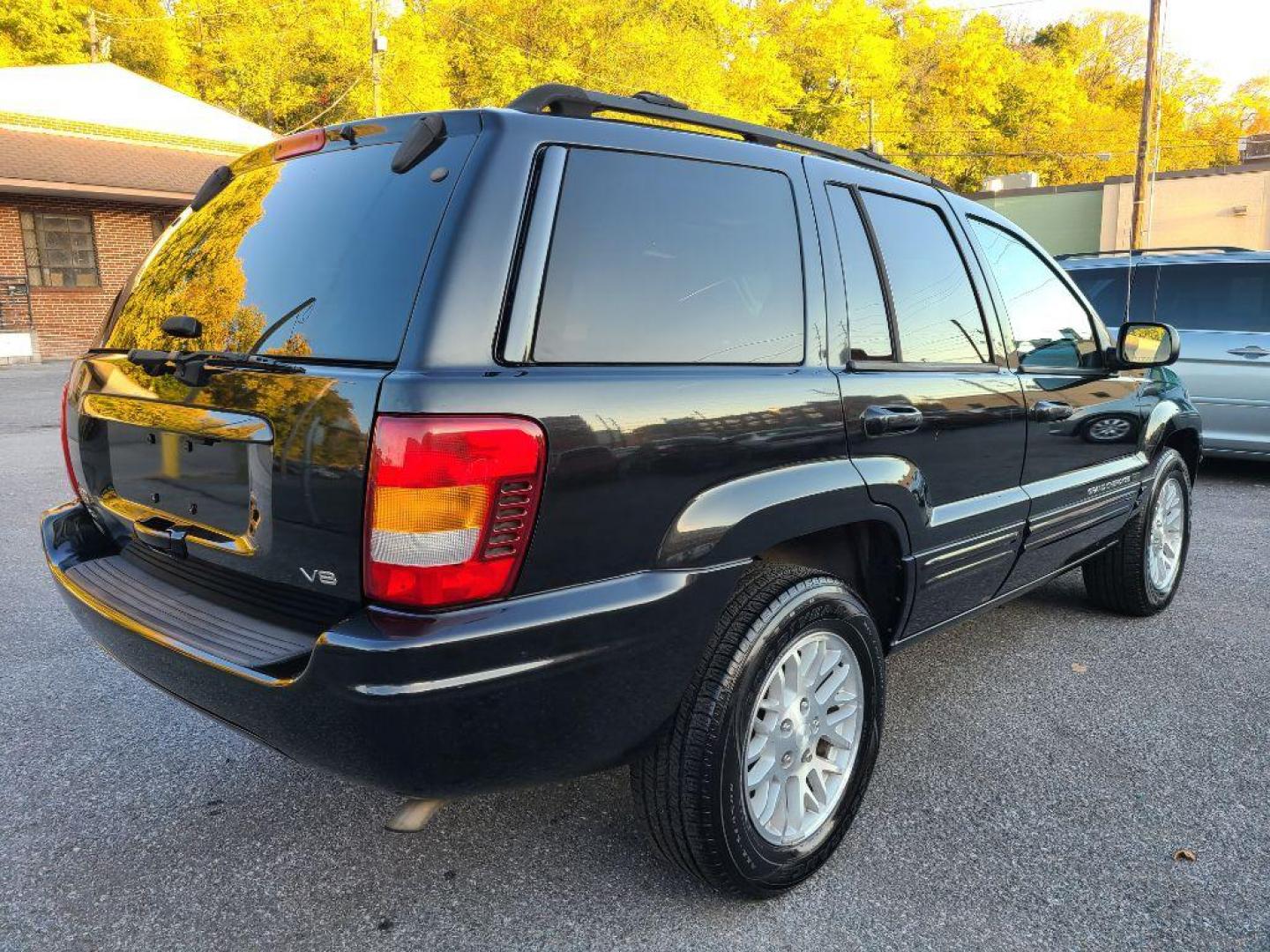 2004 BLACK JEEP GRAND CHEROKEE LIMITED (1J4GW58NX4C) with an 4.7L engine, Automatic transmission, located at 117 North Cameron Street, Harrisburg, PA, 17101, (717) 963-8962, 40.267021, -76.875351 - WE FINANCE!!! Good Credit/ Bad Credit/ No Credit - ALL Trade-Ins Welcomed!!! ***Guaranteed Credit Approval*** APPLY ONLINE or CALL us TODAY ;) Internet Prices and Marketplace Prices are SPECIAL discounted ***CASH DEALS*** Retail Prices are higher. Please call us to discuss your cash and finan - Photo#4