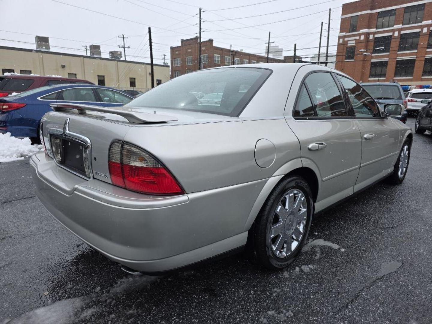 2004 SILVER LINCOLN LS SPORT (1LNHM87A04Y) with an 3.9L engine, Automatic transmission, located at 117 North Cameron Street, Harrisburg, PA, 17101, (717) 963-8962, 40.267021, -76.875351 - WE FINANCE!!! Good Credit/ Challenged Credit/ No Credit - ALL Trade-Ins Welcomed!!! APPLY ONLINE or CALL us TODAY ;) Please call us to discuss your cash and/or financing options. - Photo#4
