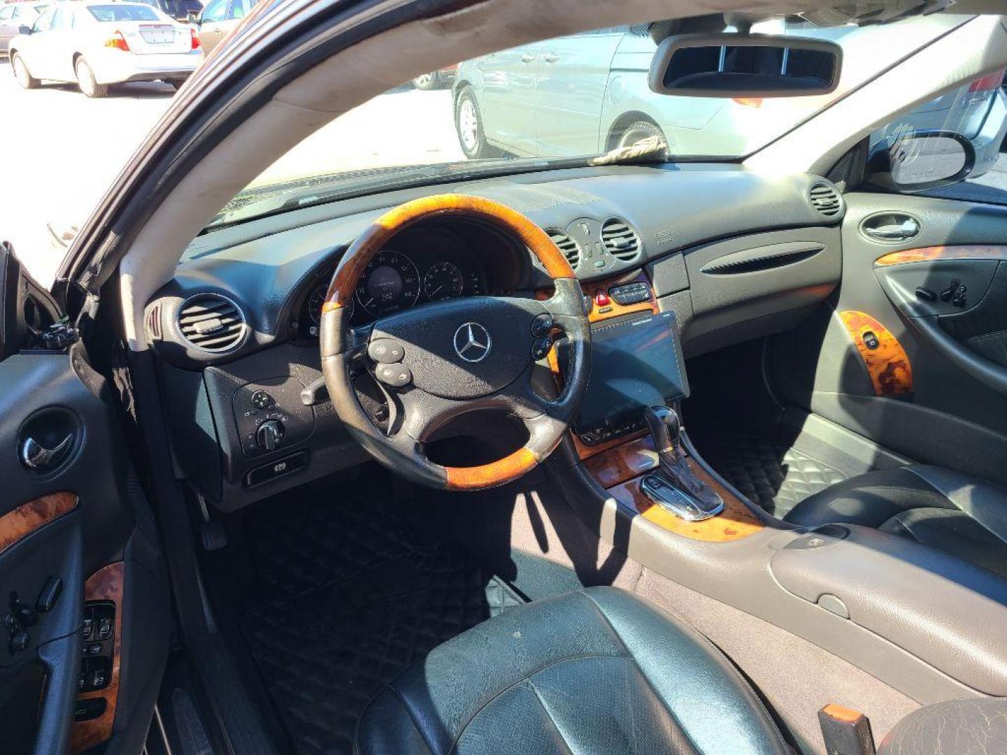 2004 BLACK MERCEDES-BENZ CLK 500 (WDBTJ75JX4F) with an 5.0L engine, Automatic transmission, located at 117 North Cameron Street, Harrisburg, PA, 17101, (717) 963-8962, 40.267021, -76.875351 - WE FINANCE!!! Good Credit/ Bad Credit/ No Credit - ALL Trade-Ins Welcomed!!! ***Guaranteed Credit Approval*** APPLY ONLINE or CALL us TODAY ;) Internet Prices and Marketplace Prices are SPECIAL discounted ***CASH DEALS*** Retail Prices are higher. Please call us to discuss your cash and finan - Photo#9