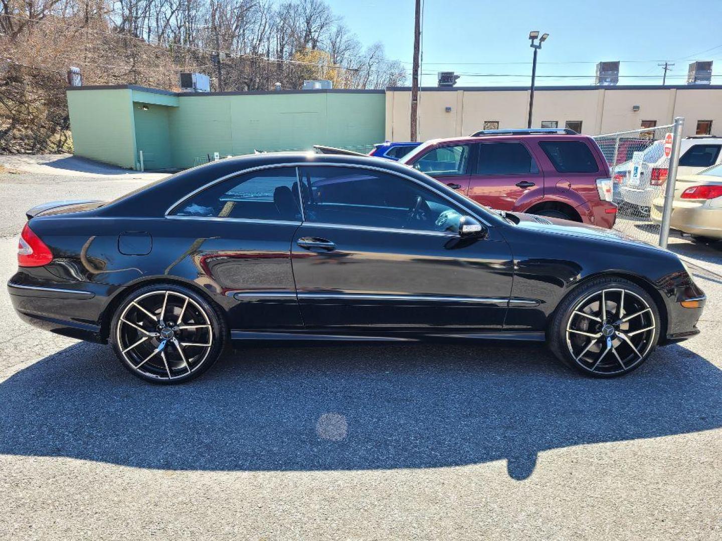 2004 BLACK MERCEDES-BENZ CLK 500 (WDBTJ75JX4F) with an 5.0L engine, Automatic transmission, located at 117 North Cameron Street, Harrisburg, PA, 17101, (717) 963-8962, 40.267021, -76.875351 - WE FINANCE!!! Good Credit/ Bad Credit/ No Credit - ALL Trade-Ins Welcomed!!! ***Guaranteed Credit Approval*** APPLY ONLINE or CALL us TODAY ;) Internet Prices and Marketplace Prices are SPECIAL discounted ***CASH DEALS*** Retail Prices are higher. Please call us to discuss your cash and finan - Photo#4