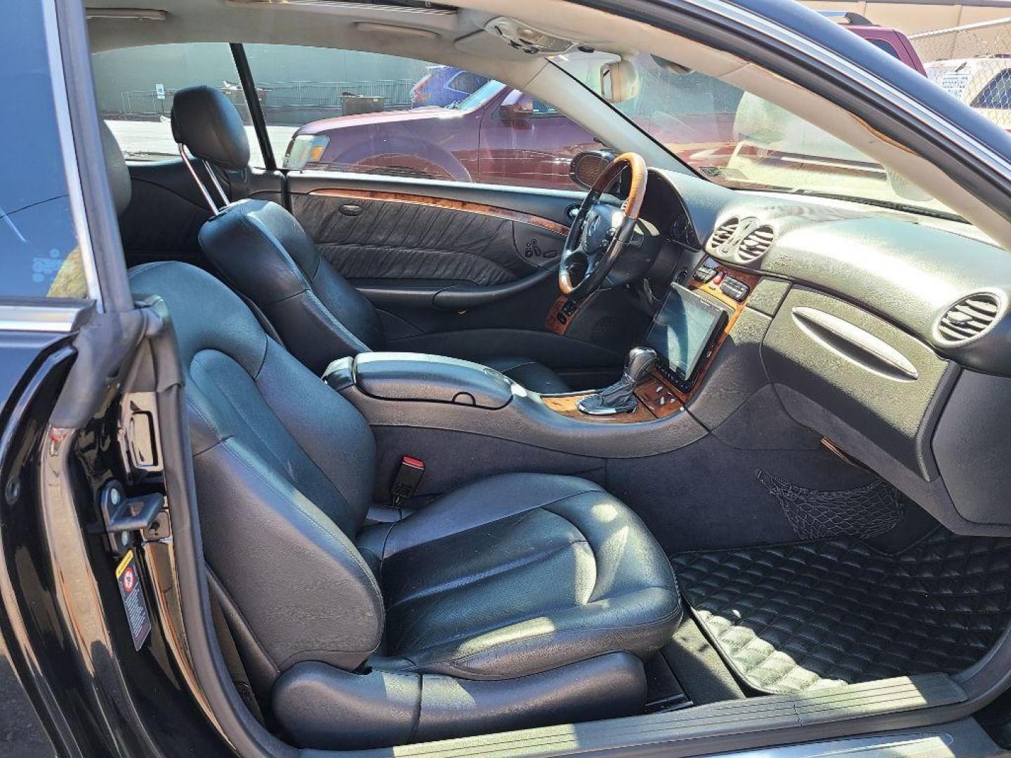 2004 BLACK MERCEDES-BENZ CLK 500 (WDBTJ75JX4F) with an 5.0L engine, Automatic transmission, located at 117 North Cameron Street, Harrisburg, PA, 17101, (717) 963-8962, 40.267021, -76.875351 - WE FINANCE!!! Good Credit/ Bad Credit/ No Credit - ALL Trade-Ins Welcomed!!! ***Guaranteed Credit Approval*** APPLY ONLINE or CALL us TODAY ;) Internet Prices and Marketplace Prices are SPECIAL discounted ***CASH DEALS*** Retail Prices are higher. Please call us to discuss your cash and finan - Photo#8