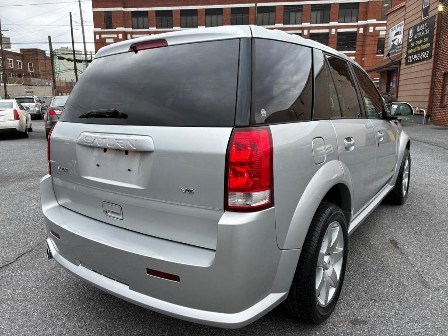 2004 SILVER SATURN VUE SUV (5GZCZ53404S) with an 3.5L engine, Automatic transmission, located at 117 North Cameron Street, Harrisburg, PA, 17101, (717) 963-8962, 40.267021, -76.875351 - WE FINANCE!!! Good Credit/ Challenged Credit/ No Credit - ALL Trade-Ins Welcomed!!! APPLY ONLINE or CALL us TODAY ;) Please call us to discuss your cash and/or financing options. - Photo#4