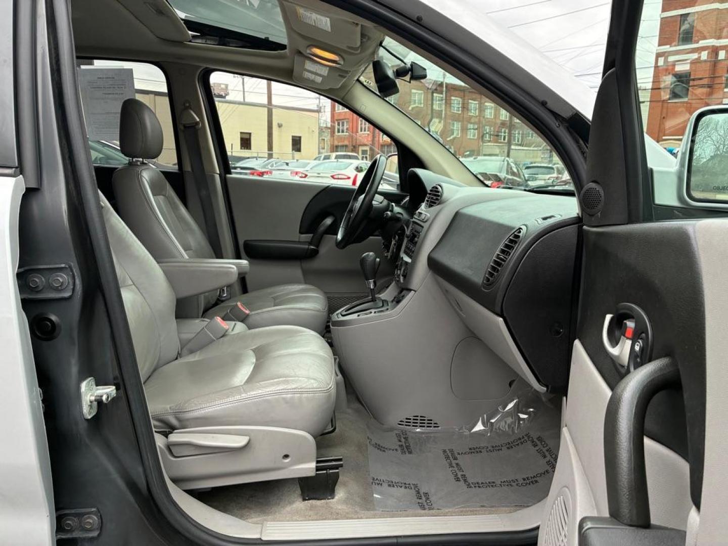 2004 SILVER SATURN VUE SUV (5GZCZ53404S) with an 3.5L engine, Automatic transmission, located at 117 North Cameron Street, Harrisburg, PA, 17101, (717) 963-8962, 40.267021, -76.875351 - WE FINANCE!!! Good Credit/ Challenged Credit/ No Credit - ALL Trade-Ins Welcomed!!! APPLY ONLINE or CALL us TODAY ;) Please call us to discuss your cash and/or financing options. - Photo#8