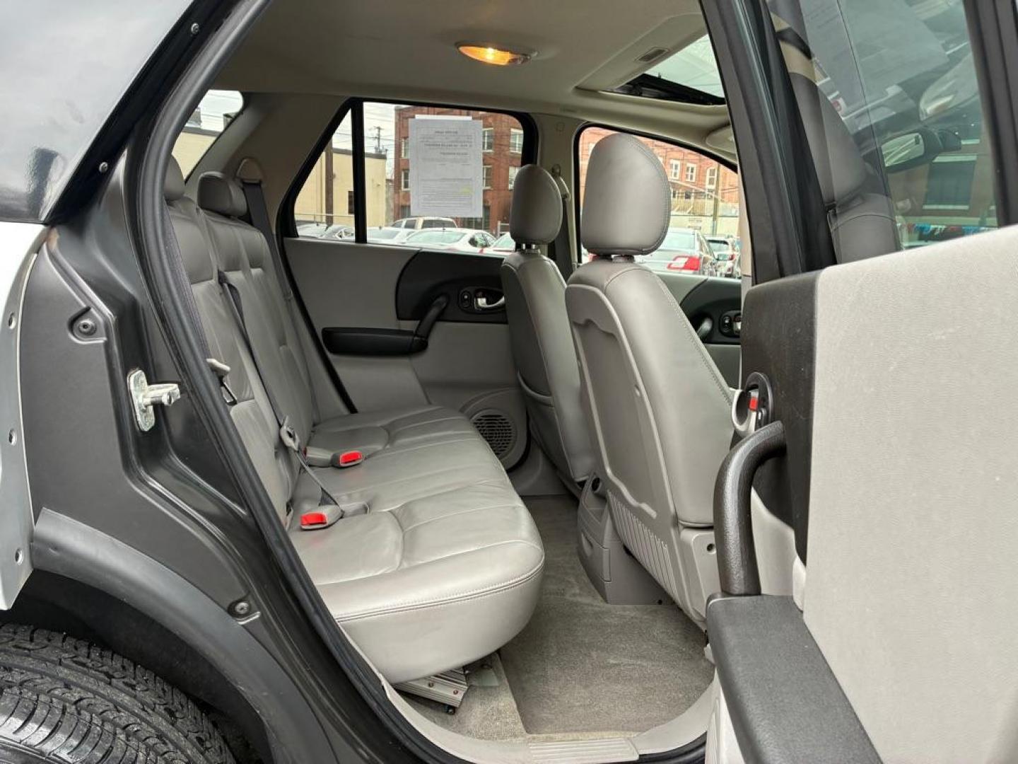 2004 SILVER SATURN VUE SUV (5GZCZ53404S) with an 3.5L engine, Automatic transmission, located at 117 North Cameron Street, Harrisburg, PA, 17101, (717) 963-8962, 40.267021, -76.875351 - WE FINANCE!!! Good Credit/ Challenged Credit/ No Credit - ALL Trade-Ins Welcomed!!! APPLY ONLINE or CALL us TODAY ;) Please call us to discuss your cash and/or financing options. - Photo#9