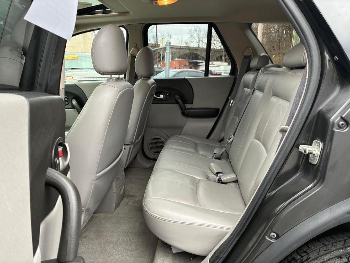 2004 SILVER SATURN VUE SUV (5GZCZ53404S) with an 3.5L engine, Automatic transmission, located at 117 North Cameron Street, Harrisburg, PA, 17101, (717) 963-8962, 40.267021, -76.875351 - WE FINANCE!!! Good Credit/ Challenged Credit/ No Credit - ALL Trade-Ins Welcomed!!! APPLY ONLINE or CALL us TODAY ;) Please call us to discuss your cash and/or financing options. - Photo#11