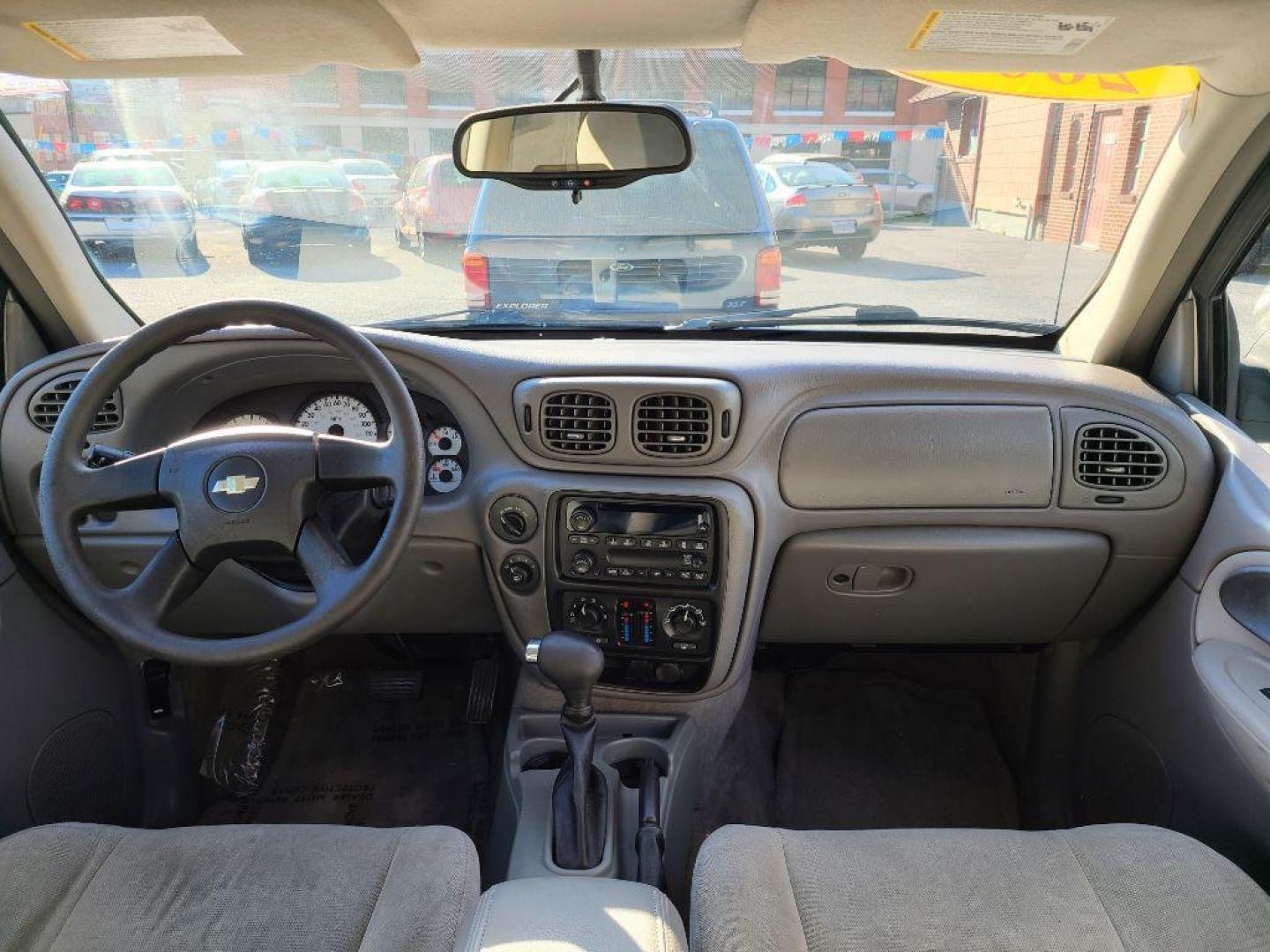 2005 SILVER CHEVROLET TRAILBLAZER LS (1GNDT13S052) with an 4.2L engine, Automatic transmission, located at 117 North Cameron Street, Harrisburg, PA, 17101, (717) 963-8962, 40.267021, -76.875351 - Photo#9