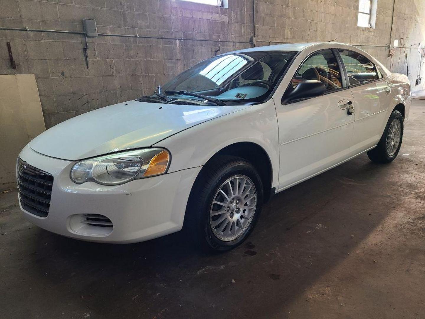 2005 WHITE CHRYSLER SEBRING TOURING (1C3EL56R05N) with an 2.7L engine, Automatic transmission, located at 117 North Cameron Street, Harrisburg, PA, 17101, (717) 963-8962, 40.267021, -76.875351 - Photo#0