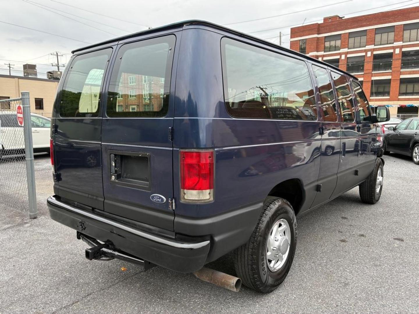 2005 BLUE FORD ECONOLINE E350 SUPER DUTY VAN (1FTSE34P85H) with an 6.0L engine, Automatic transmission, located at 117 North Cameron Street, Harrisburg, PA, 17101, (717) 963-8962, 40.267021, -76.875351 - WE FINANCE!!! MOST vehicles are available for financing. Good Credit/ Challenged Credit/ No Credit - ALL Trade-Ins Welcomed!!! APPLY ONLINE or CALL us TODAY Please call us to discuss your cash and/or financing options. Thanks for checking our inventory! We're here to help. - Photo#3