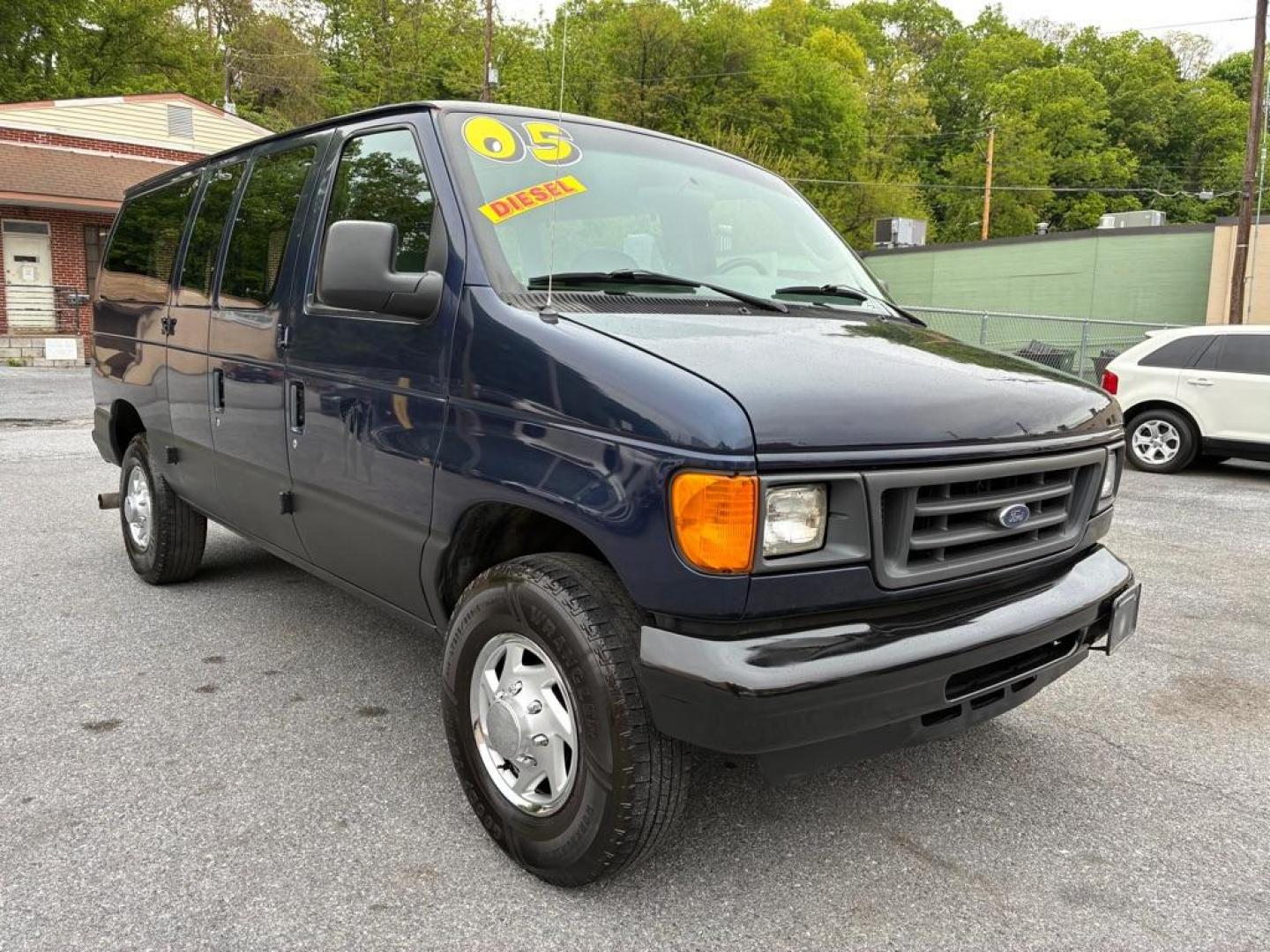 2005 BLUE FORD ECONOLINE E350 SUPER DUTY VAN (1FTSE34P85H) with an 6.0L engine, Automatic transmission, located at 117 North Cameron Street, Harrisburg, PA, 17101, (717) 963-8962, 40.267021, -76.875351 - WE FINANCE!!! MOST vehicles are available for financing. Good Credit/ Challenged Credit/ No Credit - ALL Trade-Ins Welcomed!!! APPLY ONLINE or CALL us TODAY Please call us to discuss your cash and/or financing options. Thanks for checking our inventory! We're here to help. - Photo#5