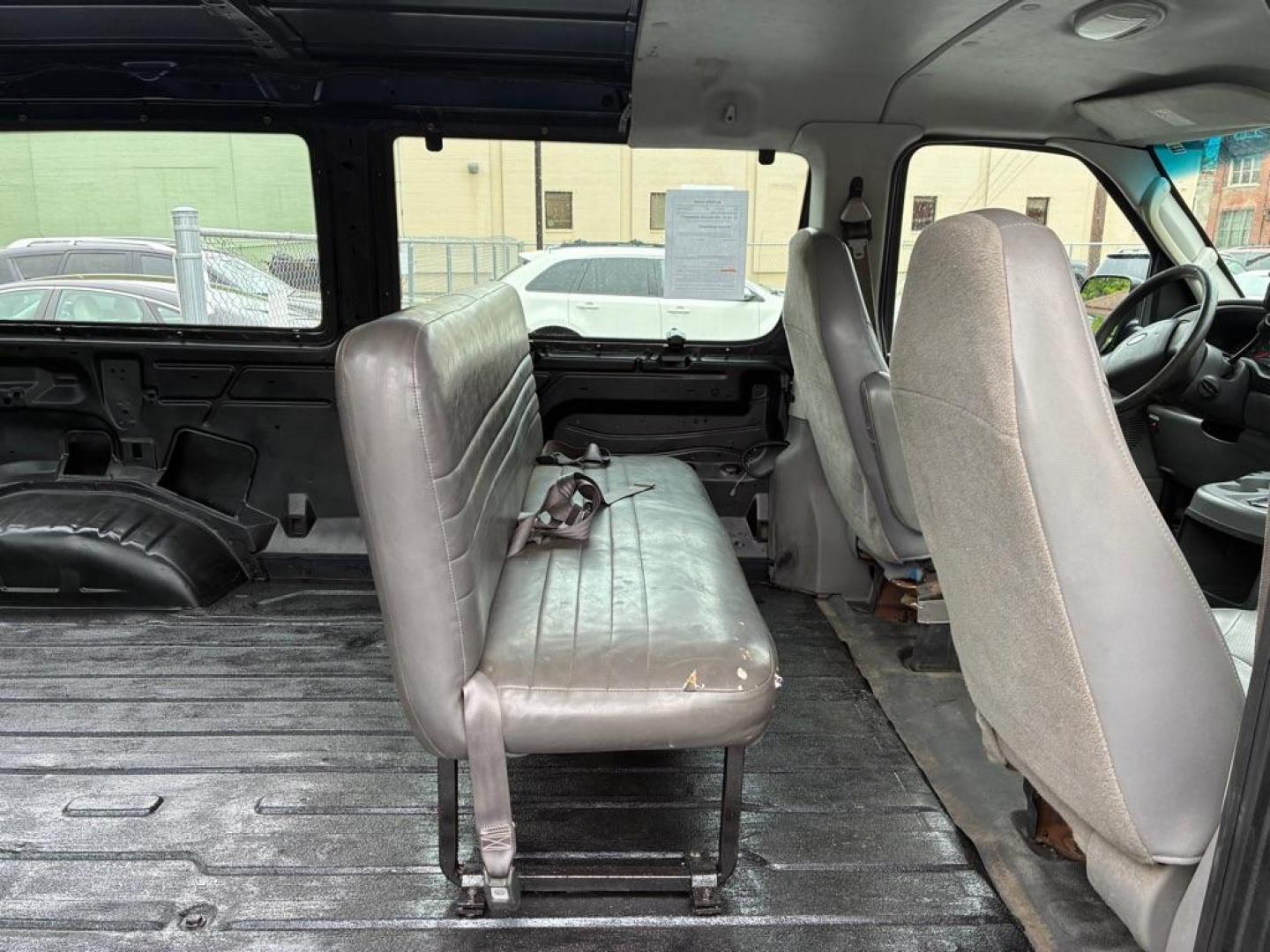 2005 BLUE FORD ECONOLINE E350 SUPER DUTY VAN (1FTSE34P85H) with an 6.0L engine, Automatic transmission, located at 117 North Cameron Street, Harrisburg, PA, 17101, (717) 963-8962, 40.267021, -76.875351 - WE FINANCE!!! MOST vehicles are available for financing. Good Credit/ Challenged Credit/ No Credit - ALL Trade-Ins Welcomed!!! APPLY ONLINE or CALL us TODAY Please call us to discuss your cash and/or financing options. Thanks for checking our inventory! We're here to help. - Photo#8