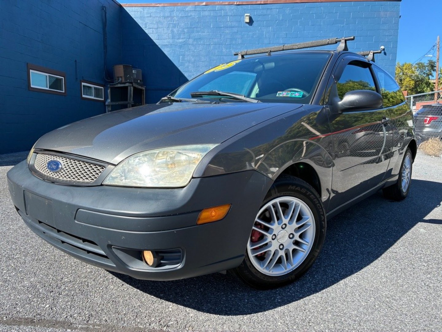 2005 GRAY FORD FOCUS ZX3 (3FAFP31N45R) with an 2.0L engine, Automatic transmission, located at 117 North Cameron Street, Harrisburg, PA, 17101, (717) 963-8962, 40.267021, -76.875351- Photo#0
